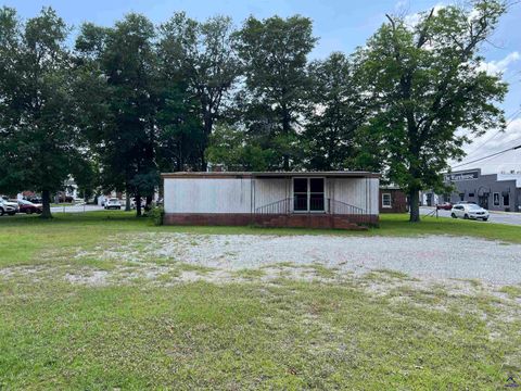 113 N Third Street Cochran GA 31014