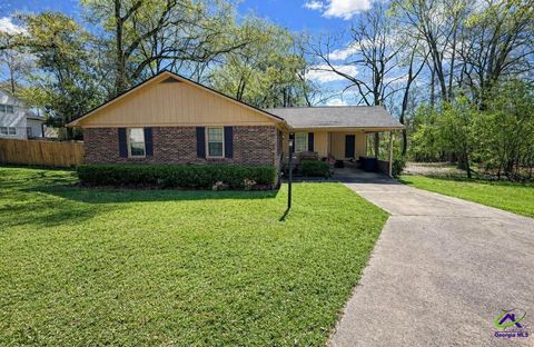 681 N Forest Lake Drive Macon GA 31210