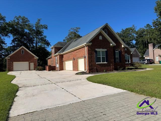 110 Hampton Pointe