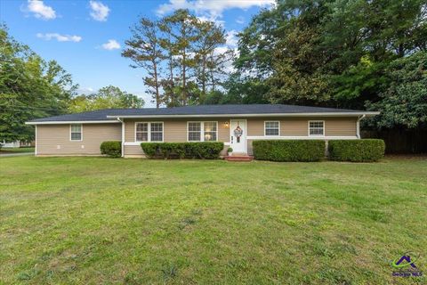 1305 Davis Avenue Perry GA 31069