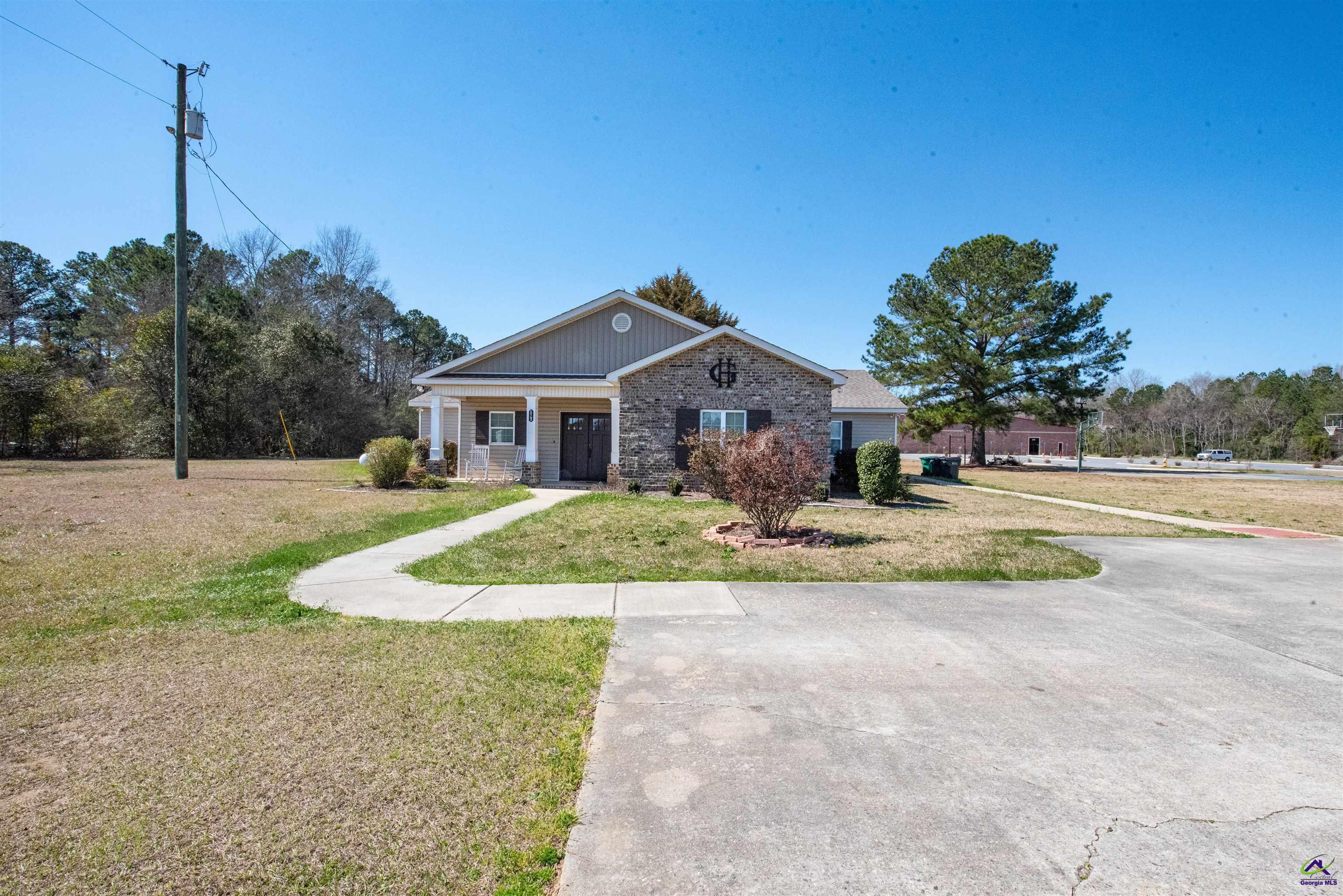 2107 N Hwy 41