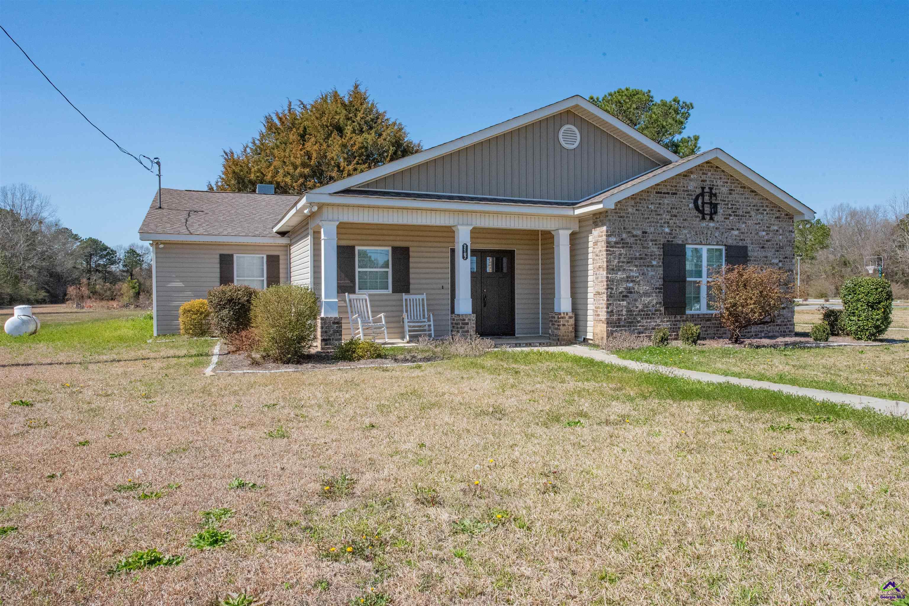 2107 N Hwy 41