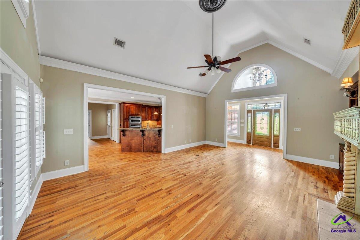 411 Creekside Drive
