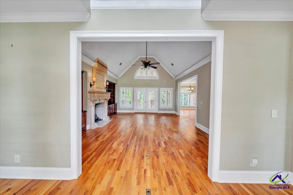 411 Creekside Drive