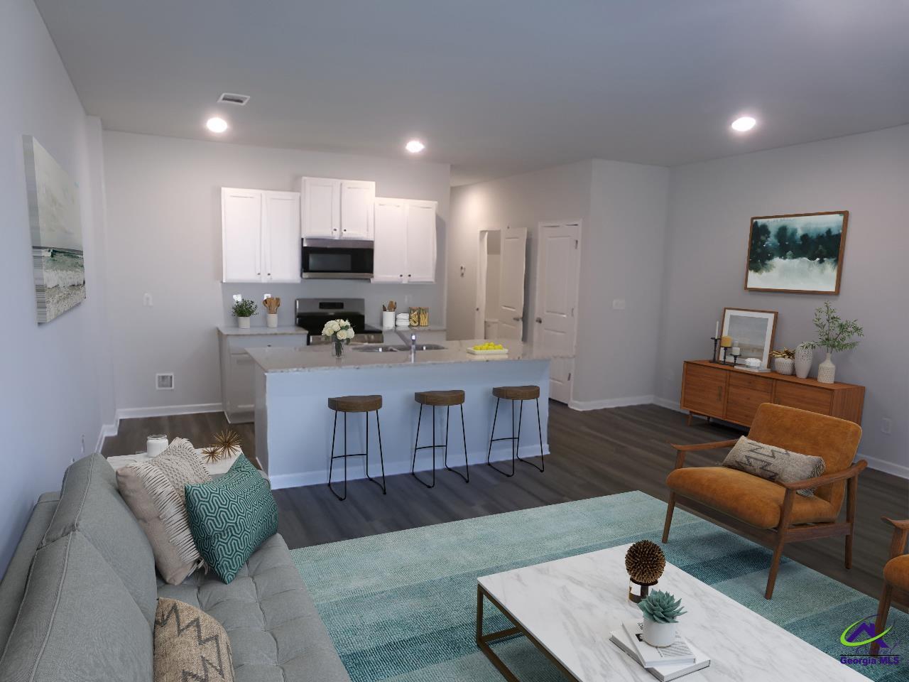 124 NW Pin Oak Trail