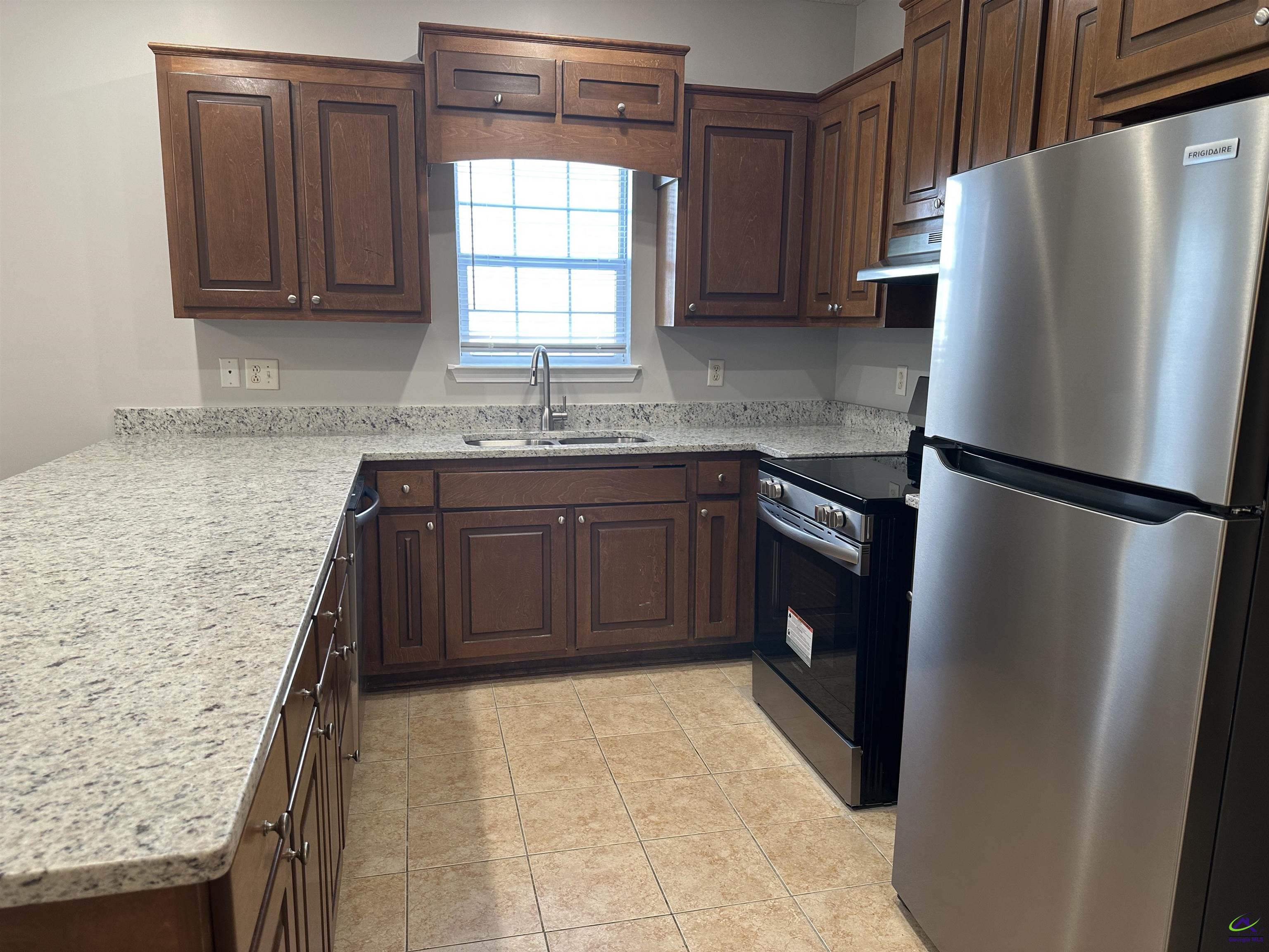 402 Club Villa Court #1