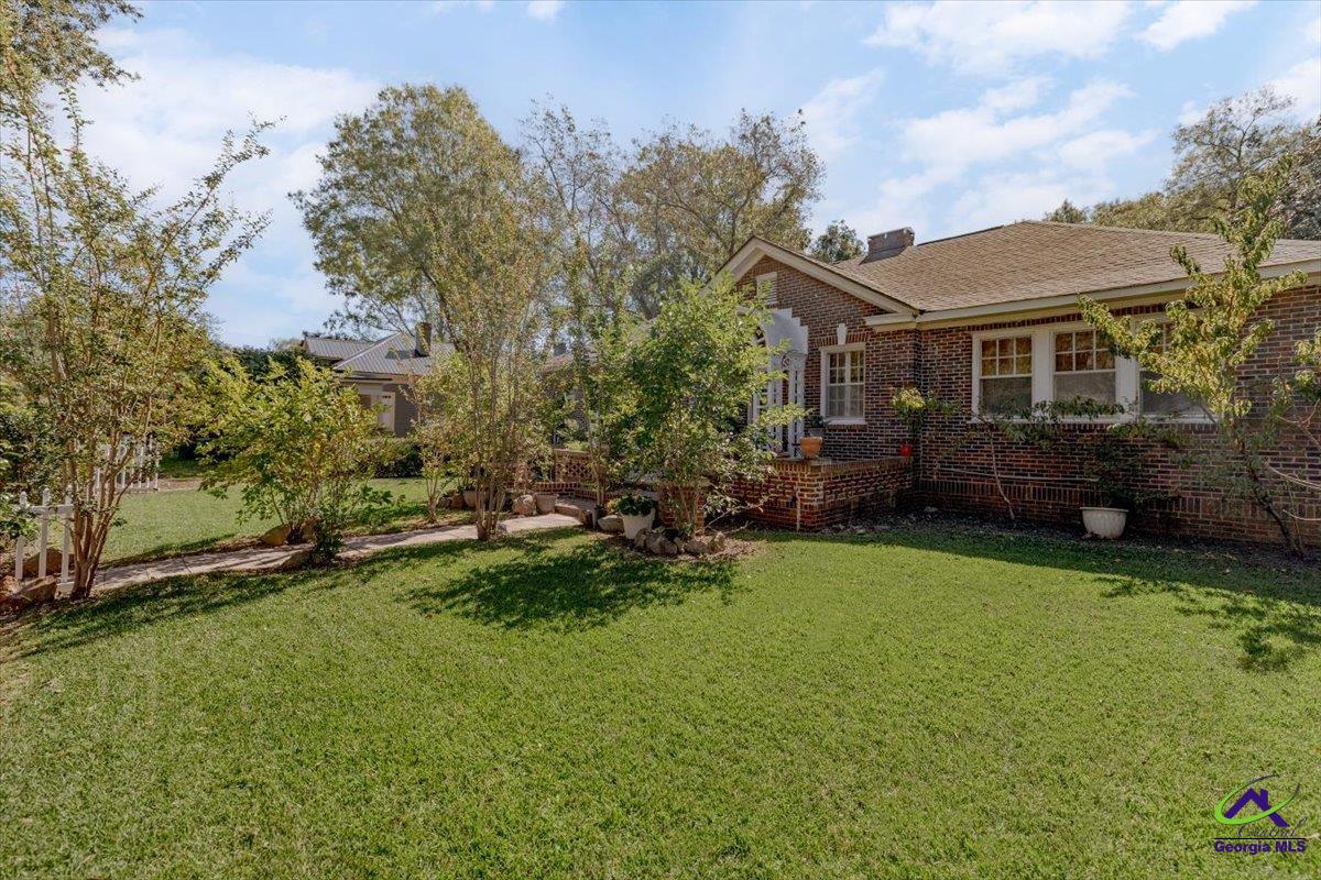 303 Persons Street