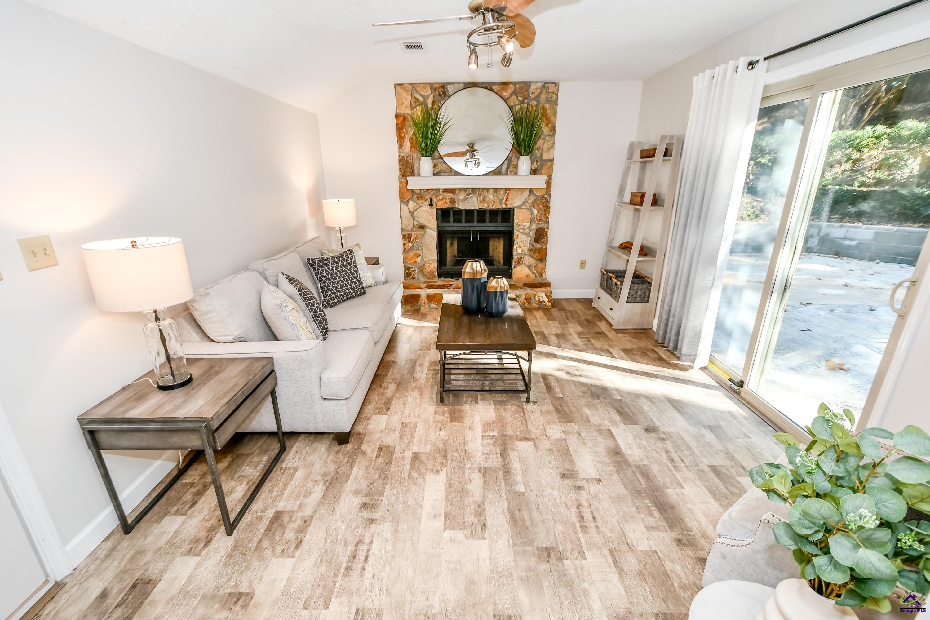216 Shenandoah Trail
