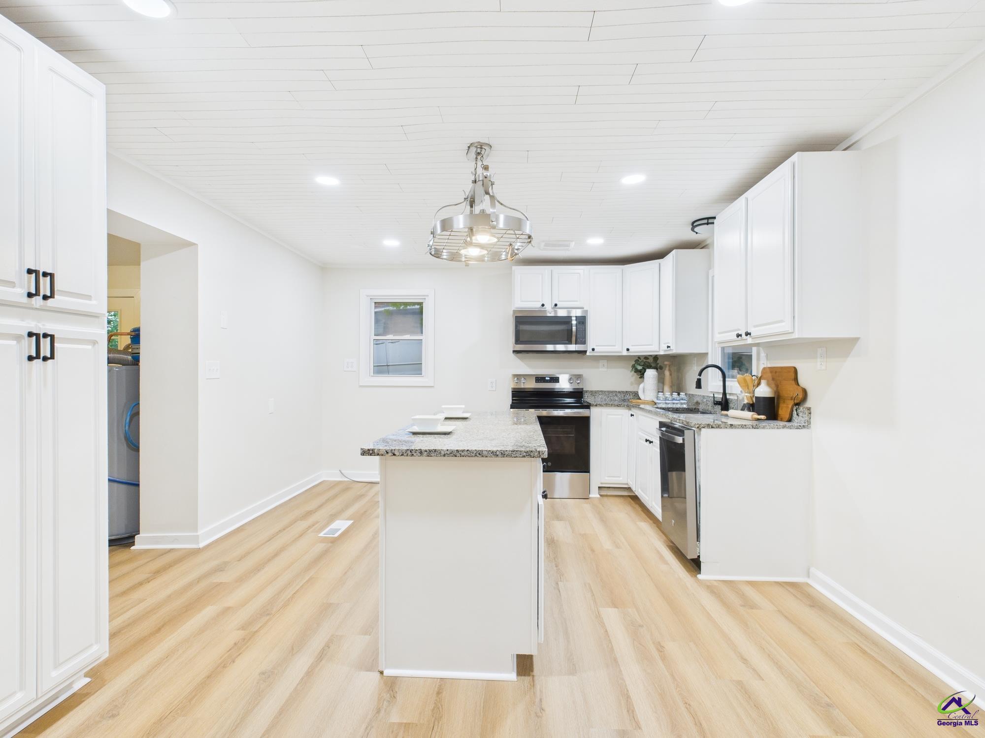 118 Benton Avenue