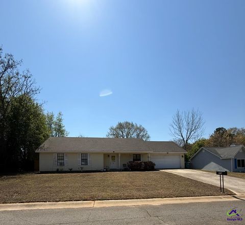 214 Eric Drive Bonaire GA 31005