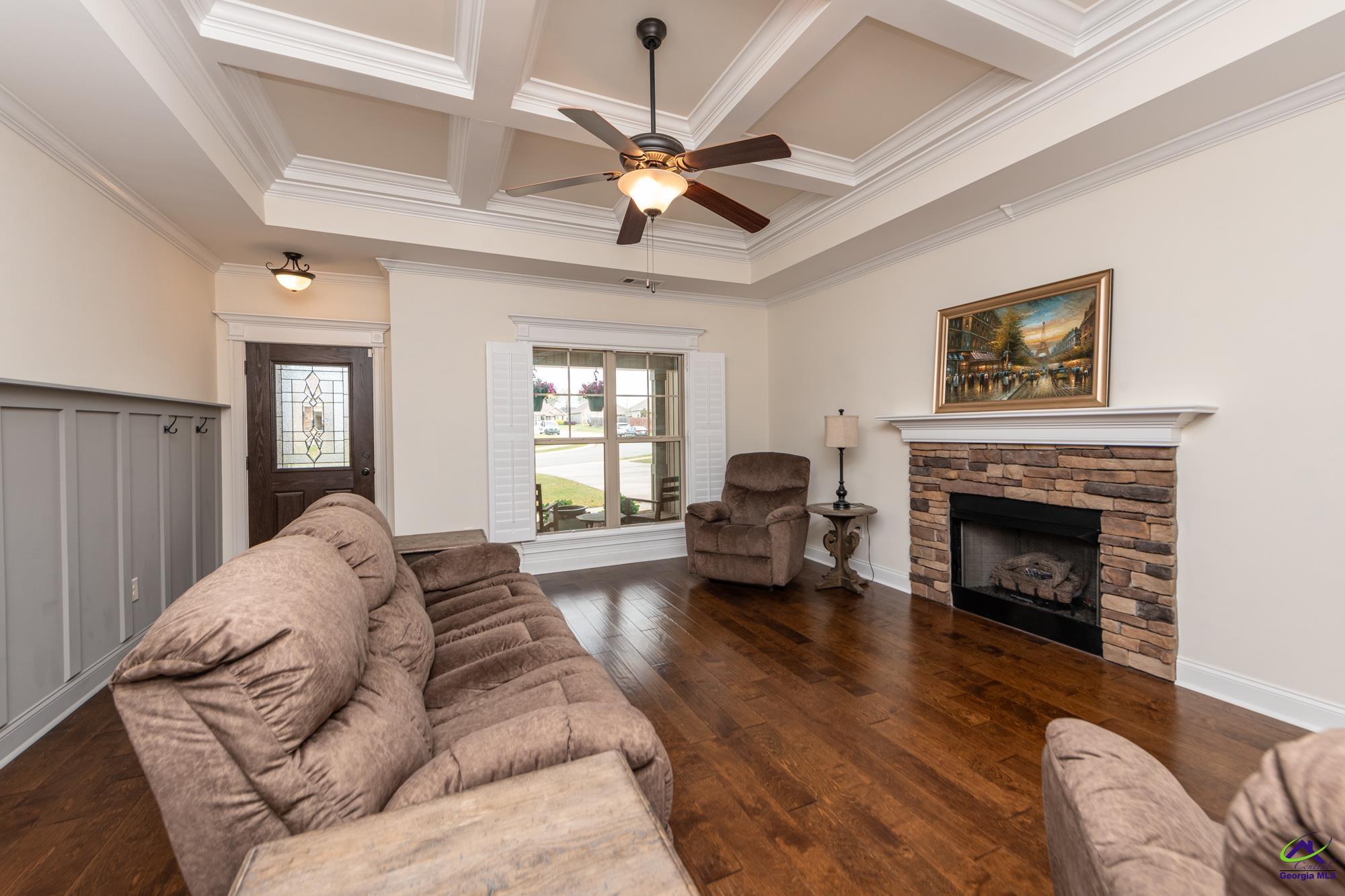 300 Loneoak Trail