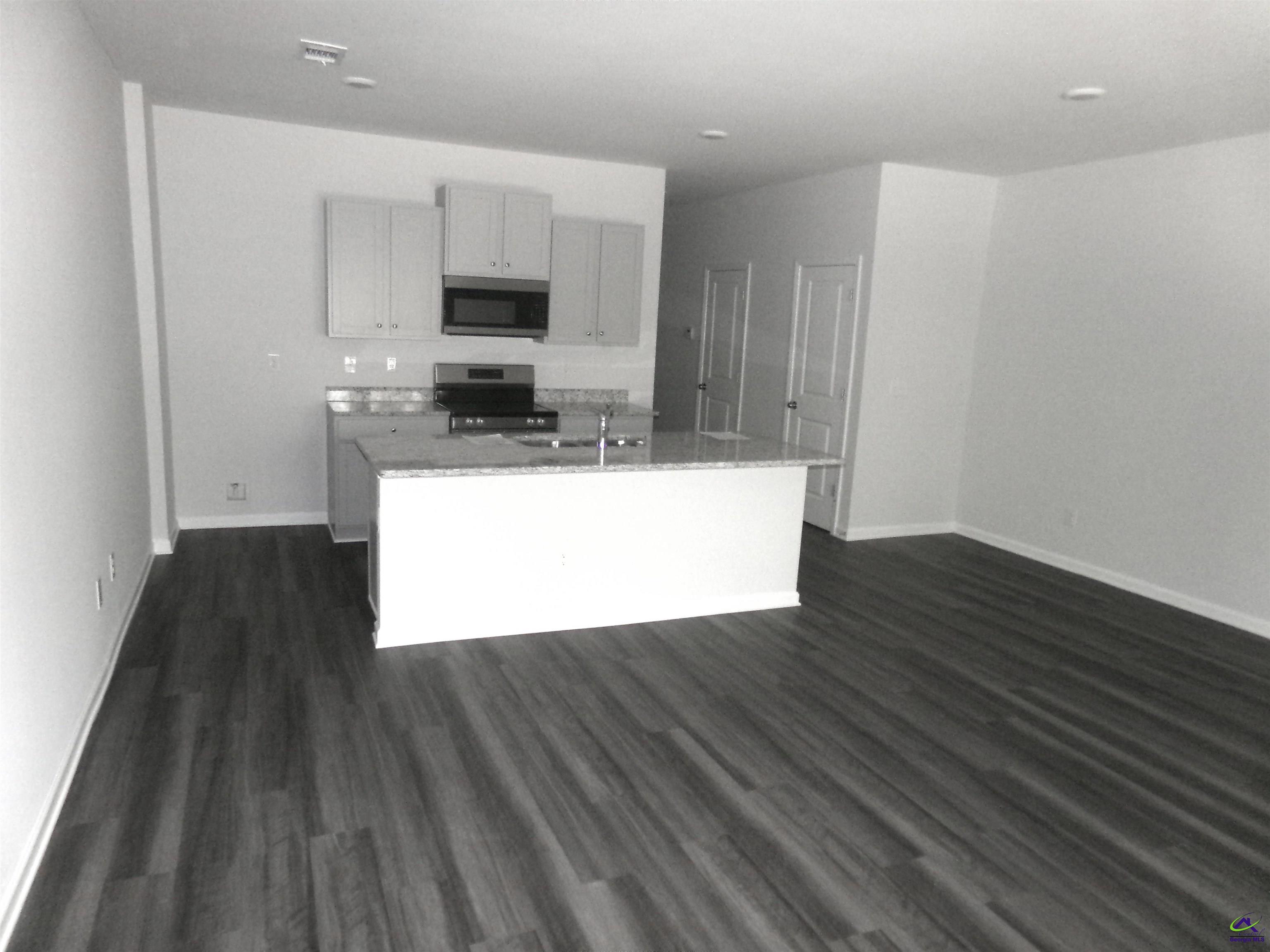 404 NW Oakwood Drive