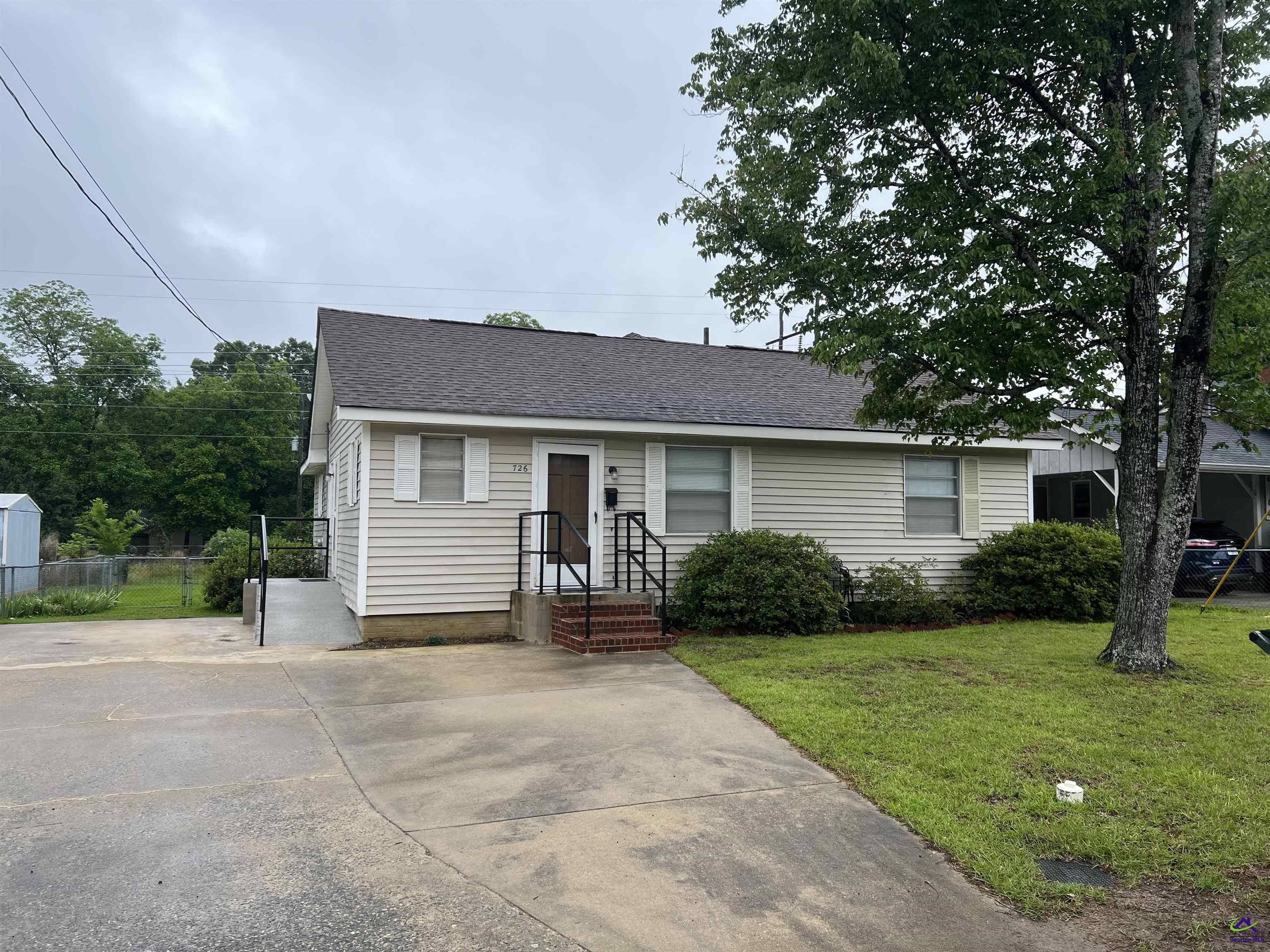 726 McArthur Blvd