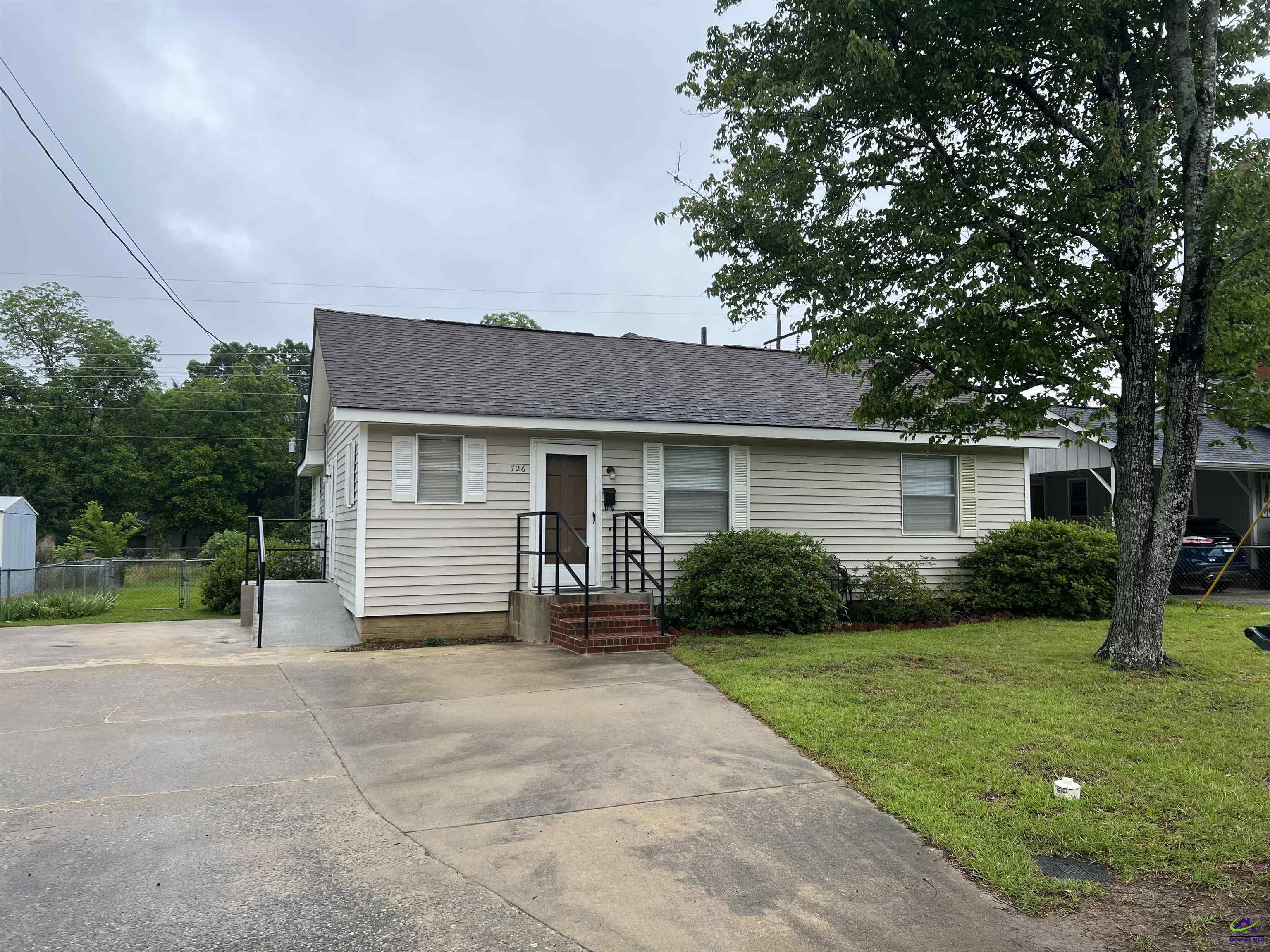 726 McArthur Blvd