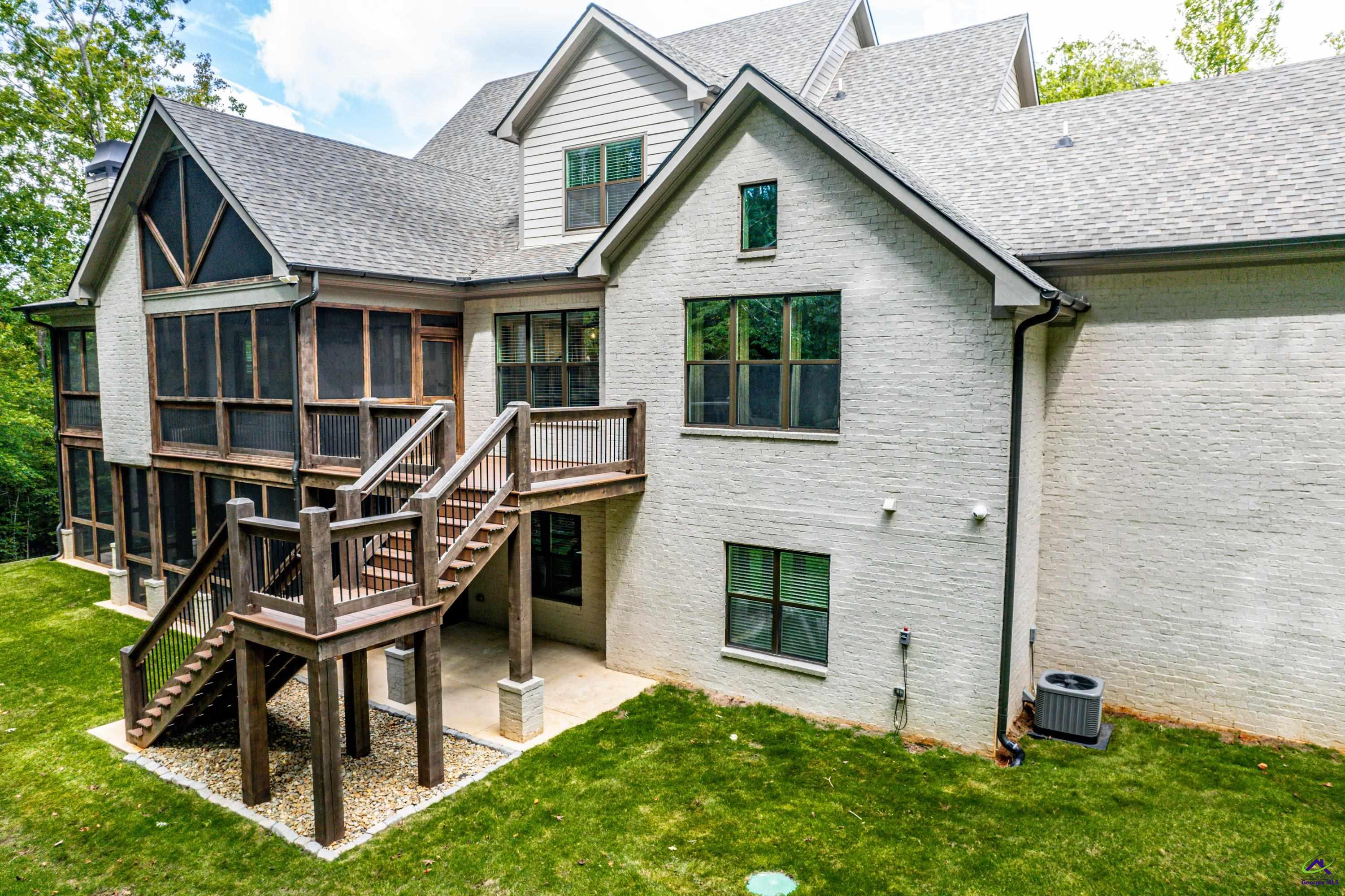 105 Fox Court