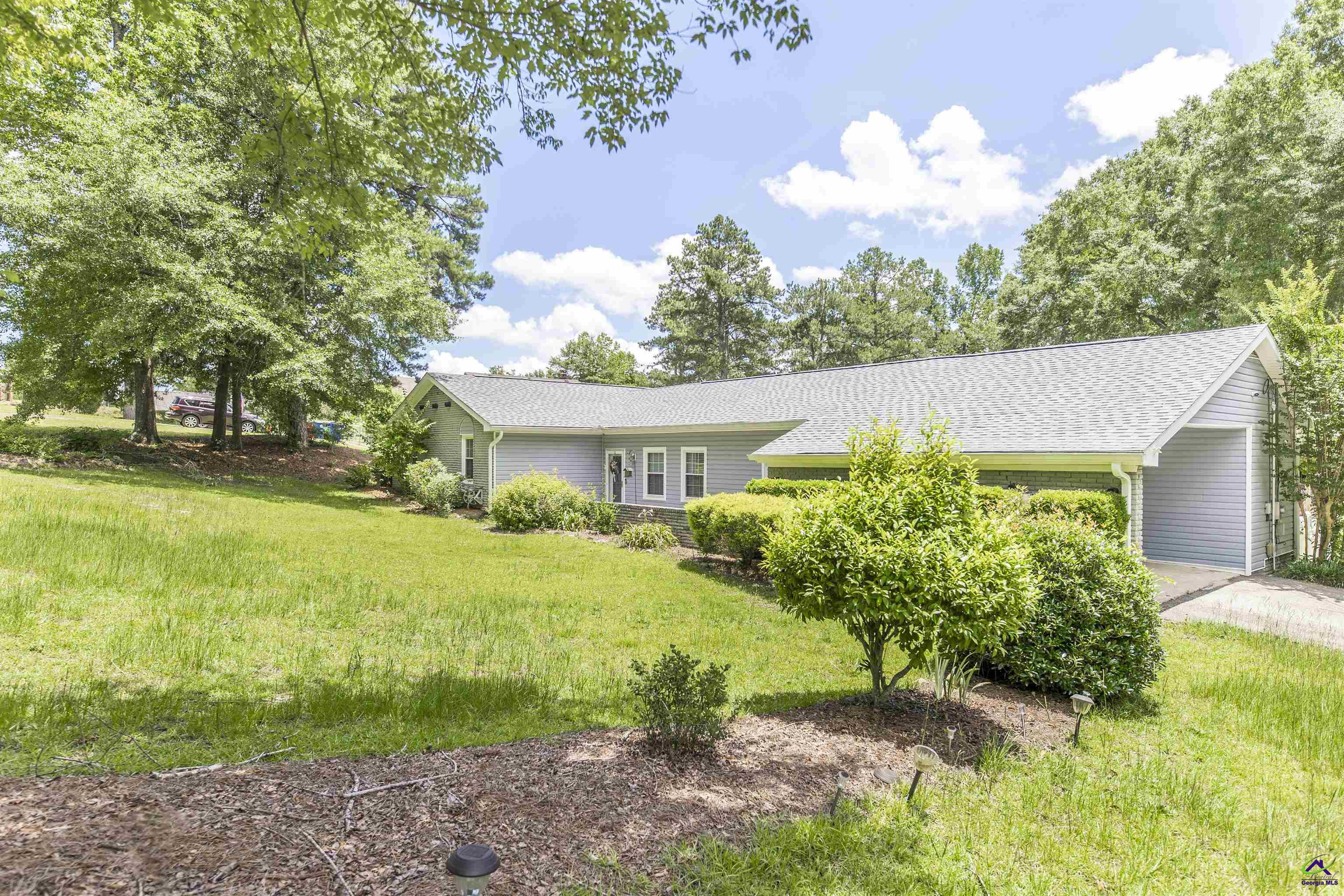 5828 Green Hill Dr Drive