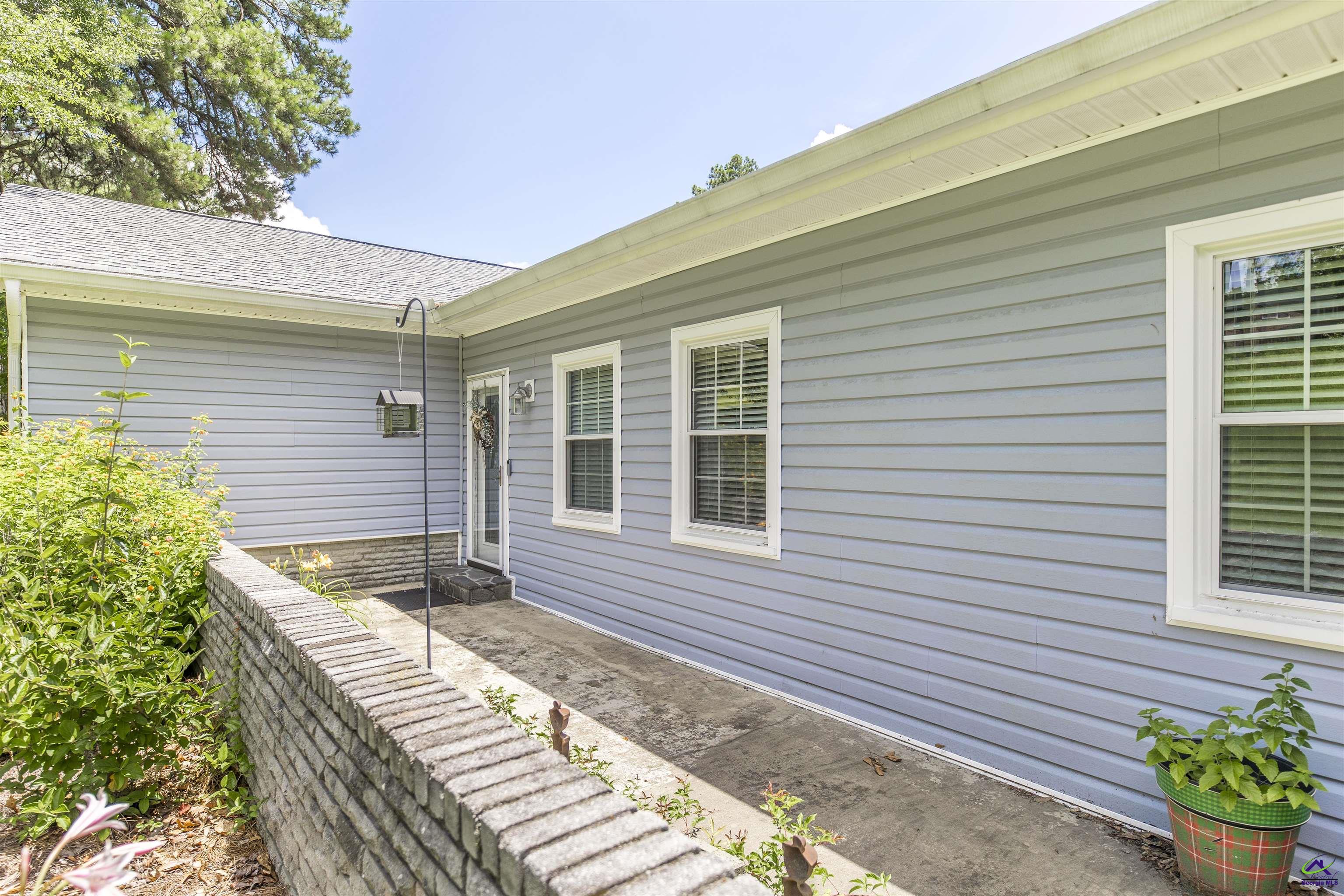 5828 Green Hill Dr Drive
