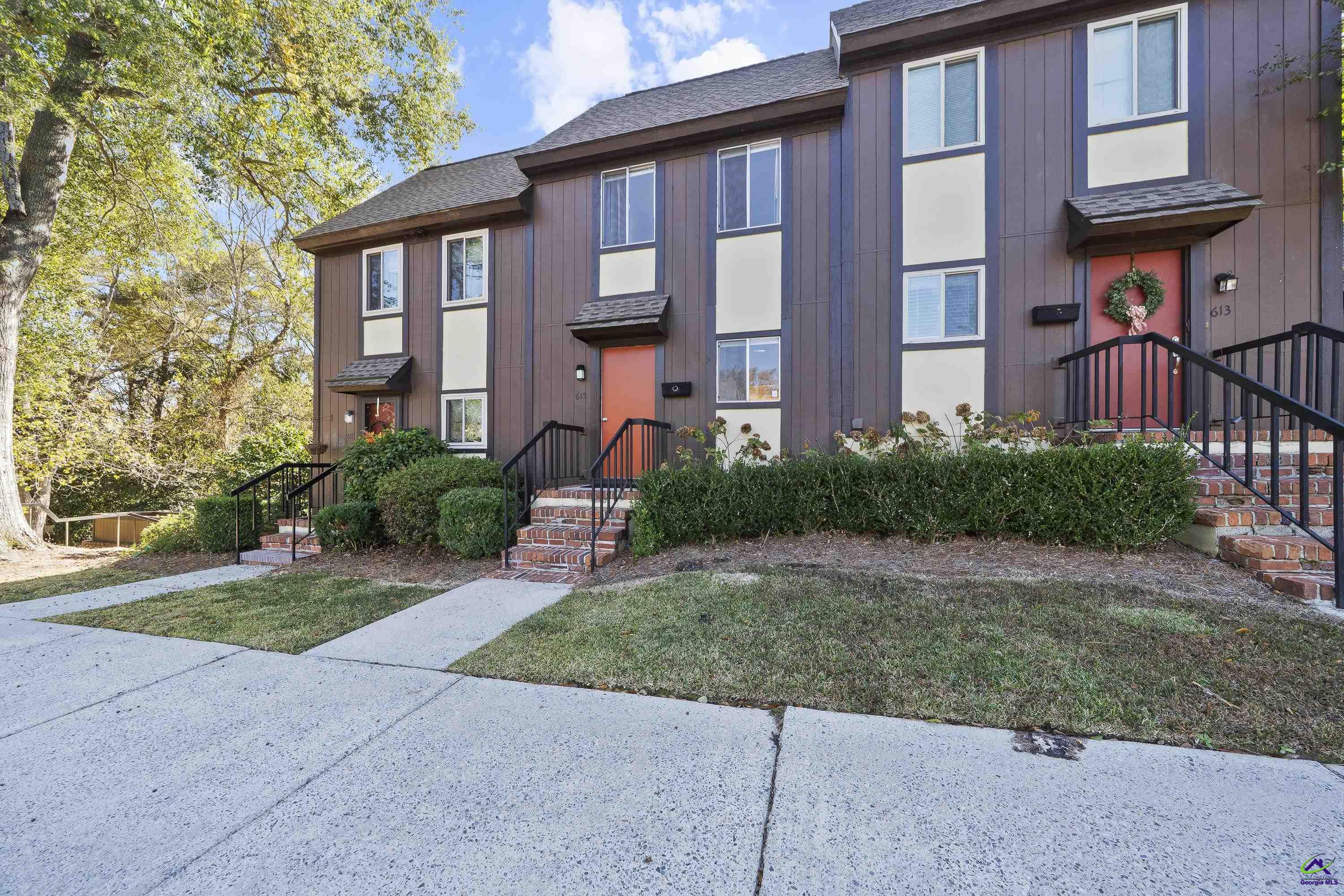 615 Willow Creek Drive