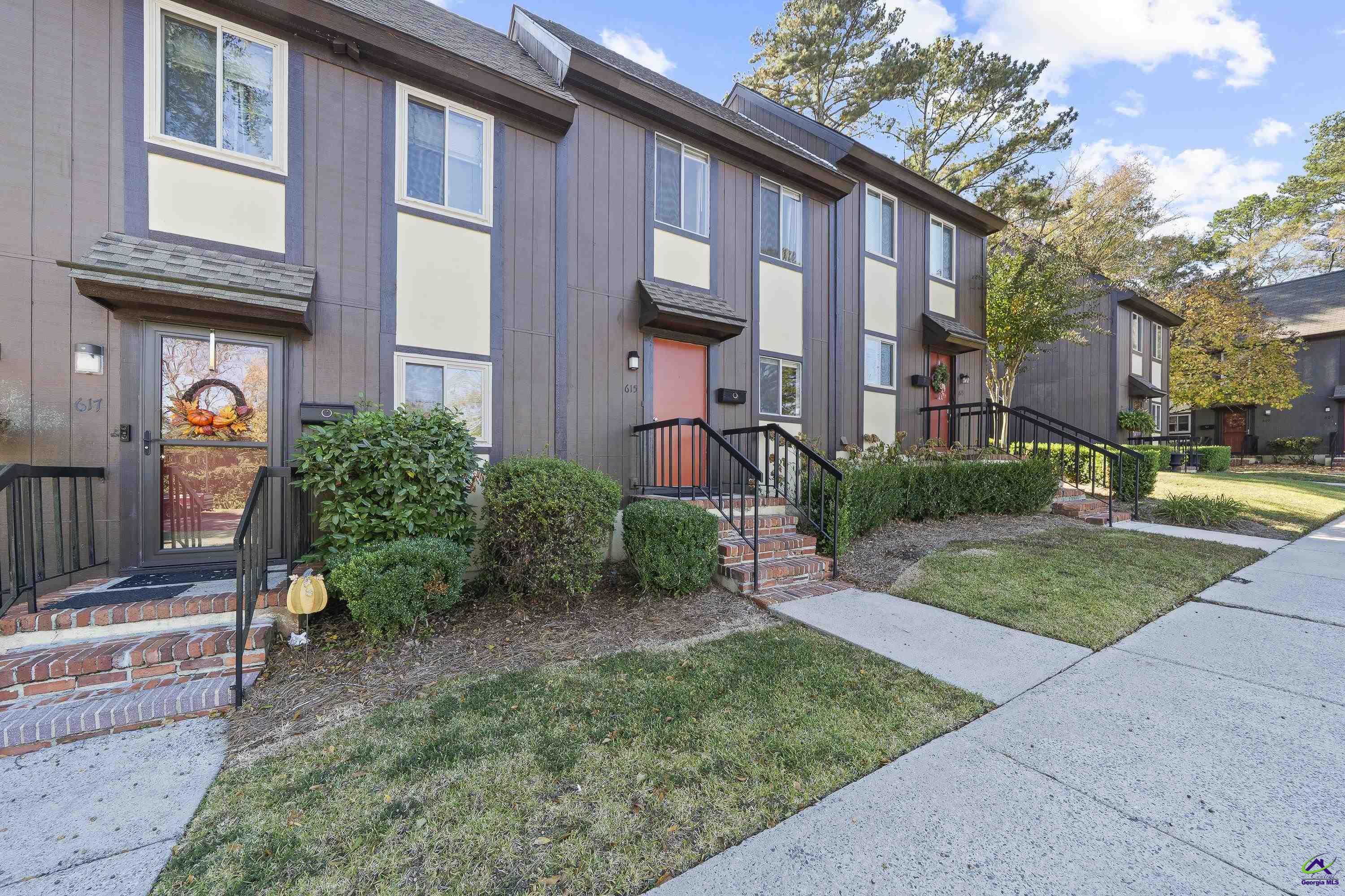 615 Willow Creek Drive