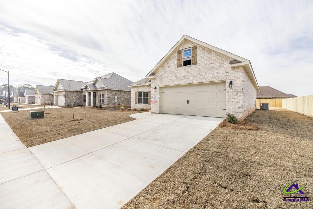 523 Bristleleaf Path