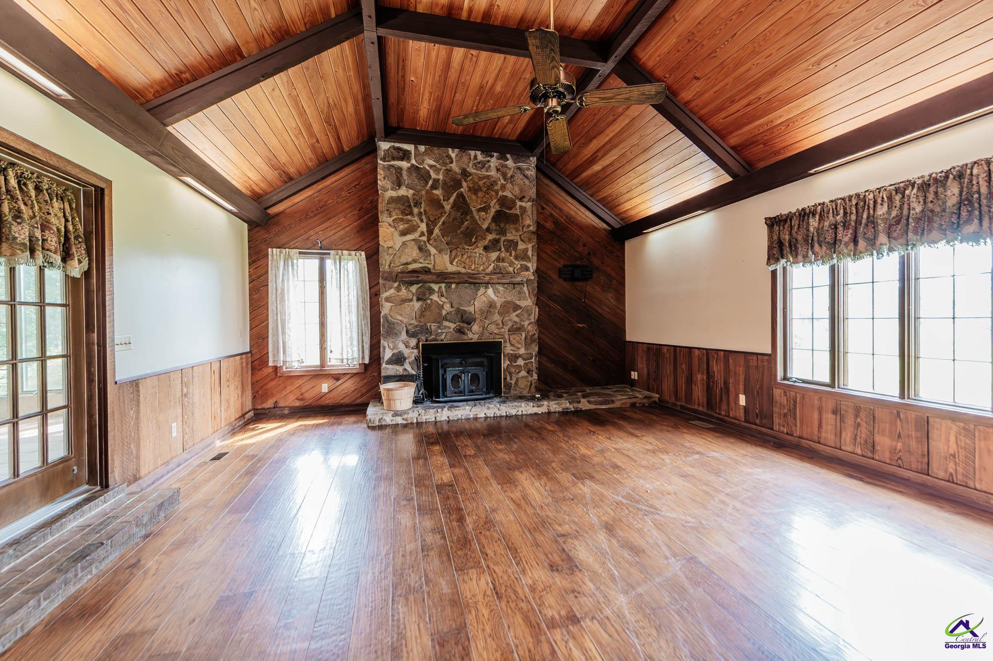 1227 Hawkinsville Highway
