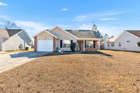 121 Chadwyck Circle Bonaire GA 31005