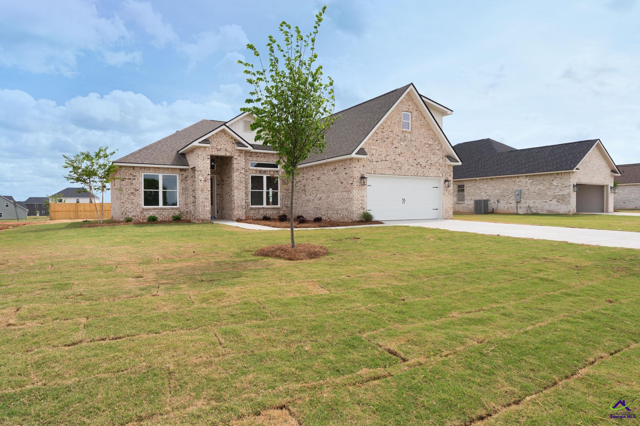 218 Farmland Circle