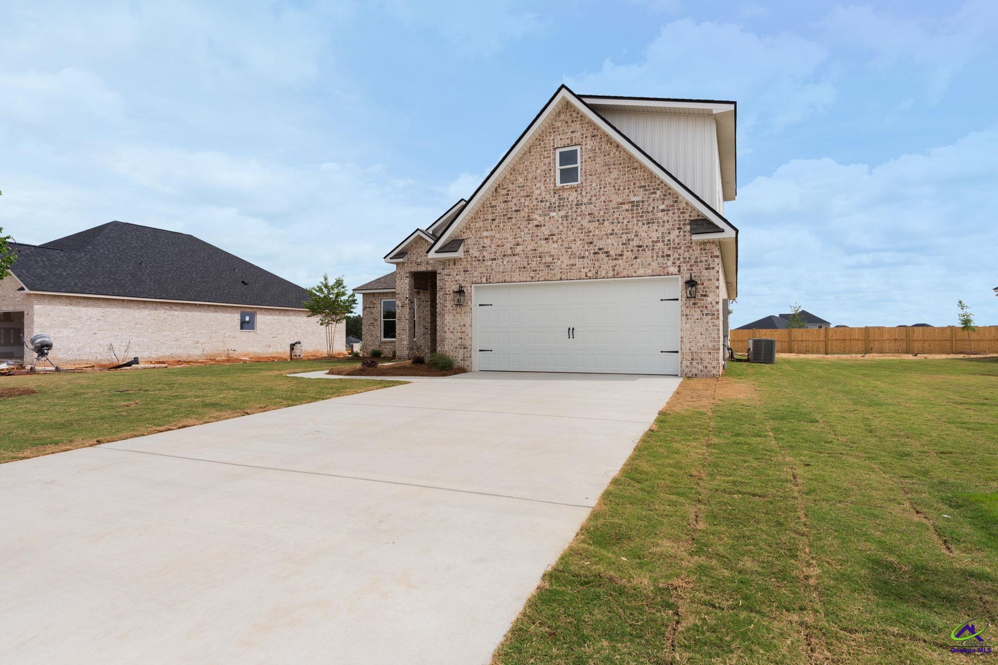 218 Farmland Circle