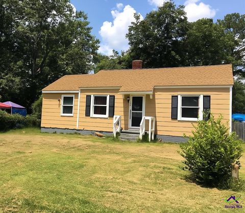 307 Arnold Warner Robins GA 31093