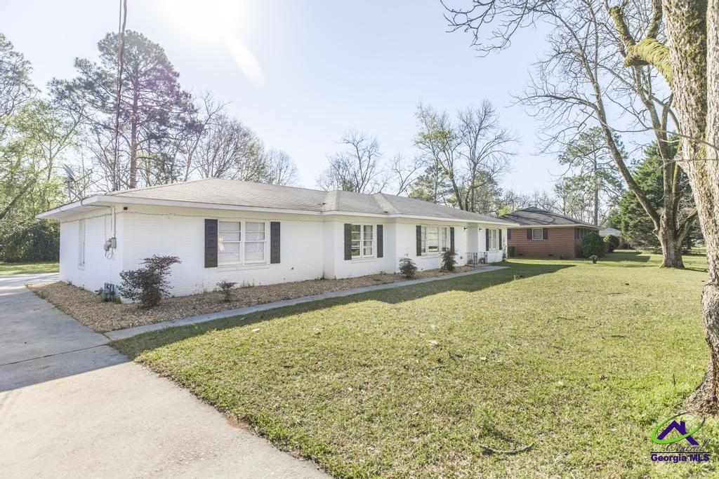 1402 Knoxville Street