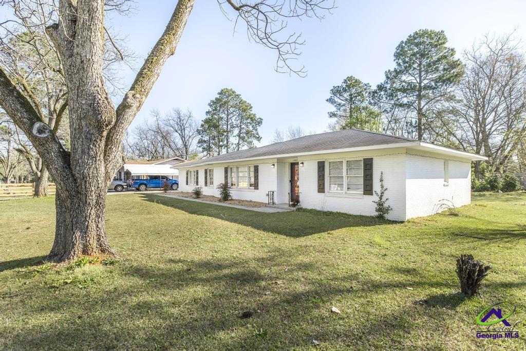 1402 Knoxville Street