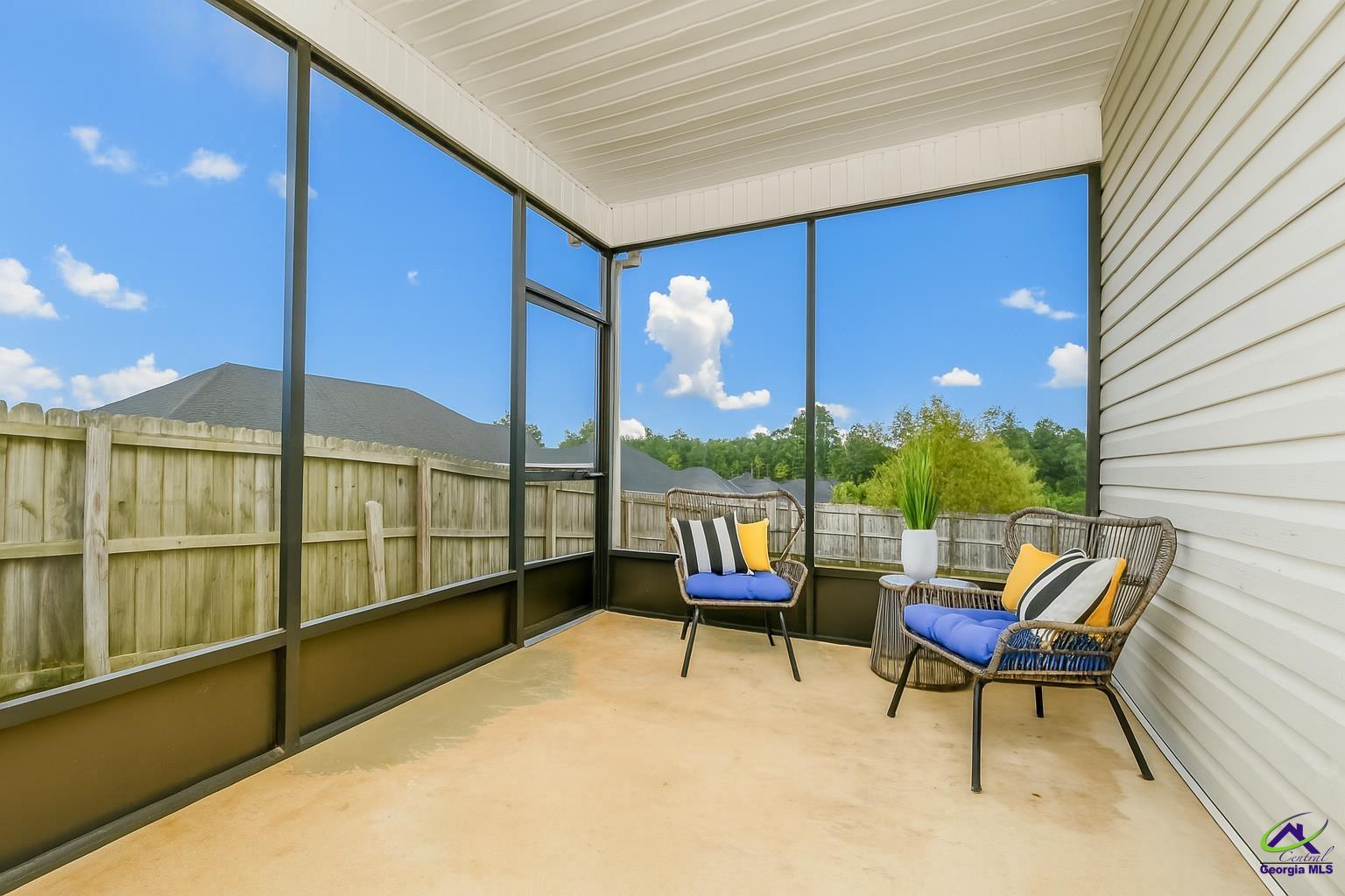 907 Adirondac Way