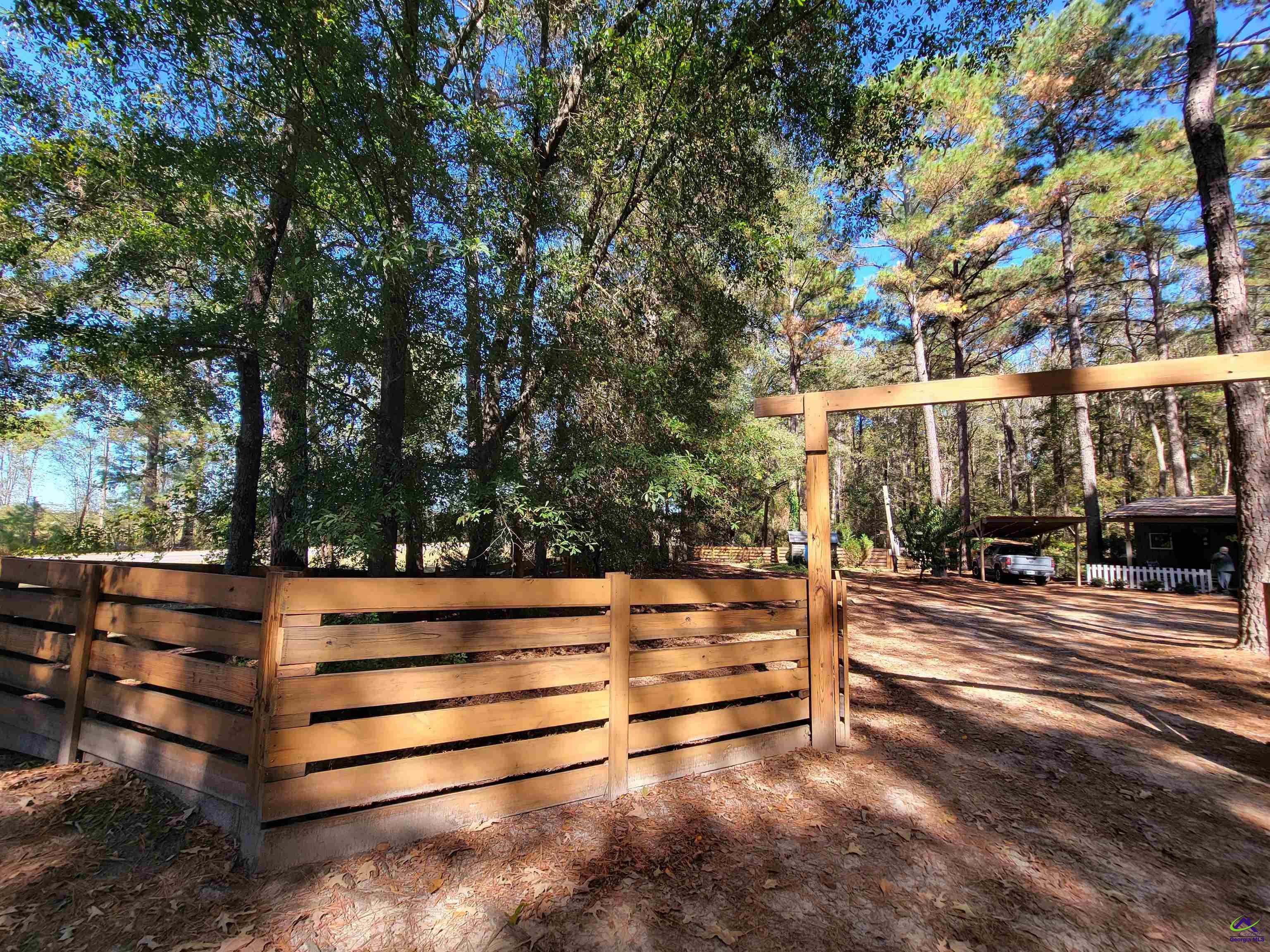 1159 Pineview Highway