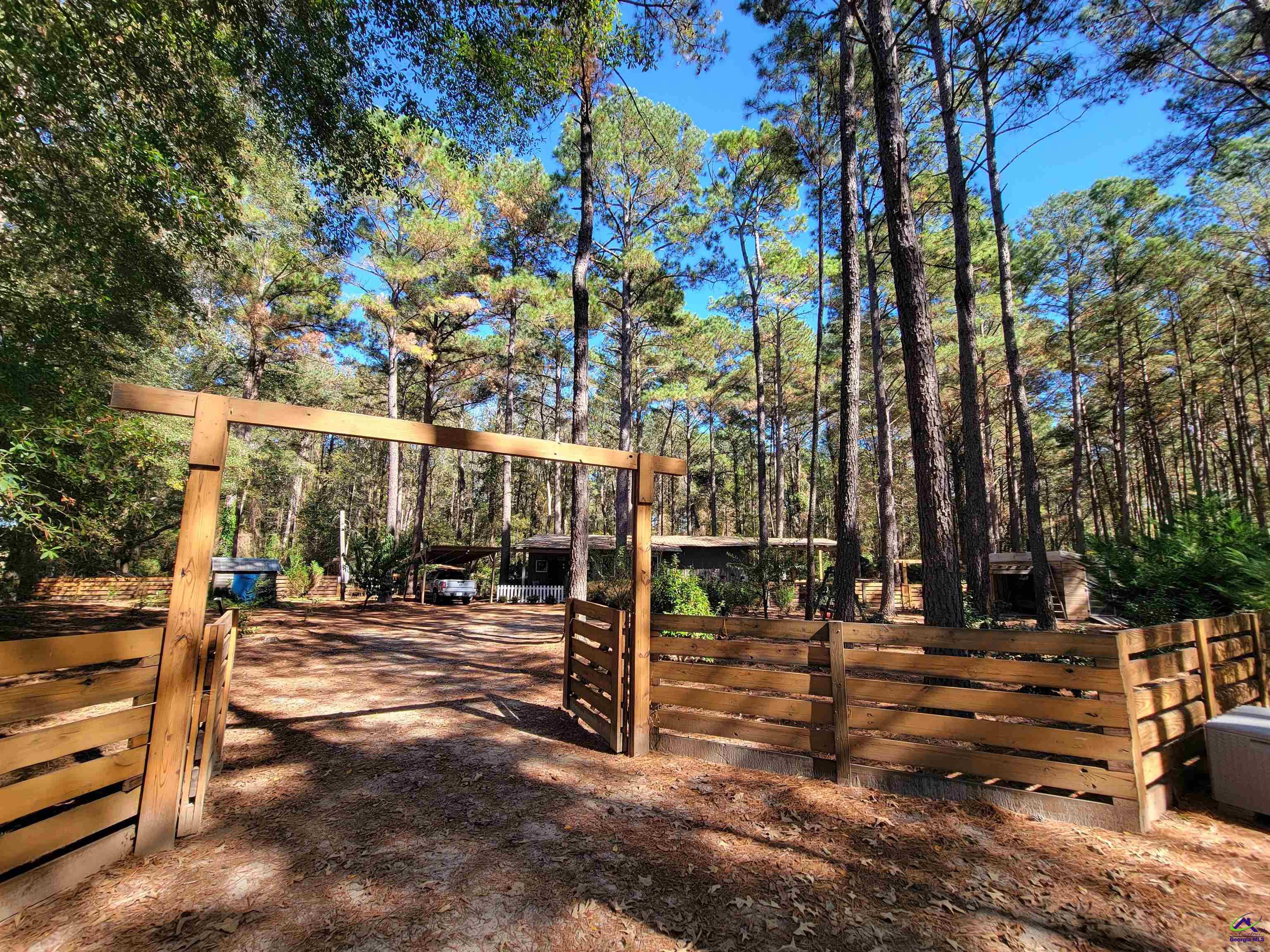 1159 Pineview Highway