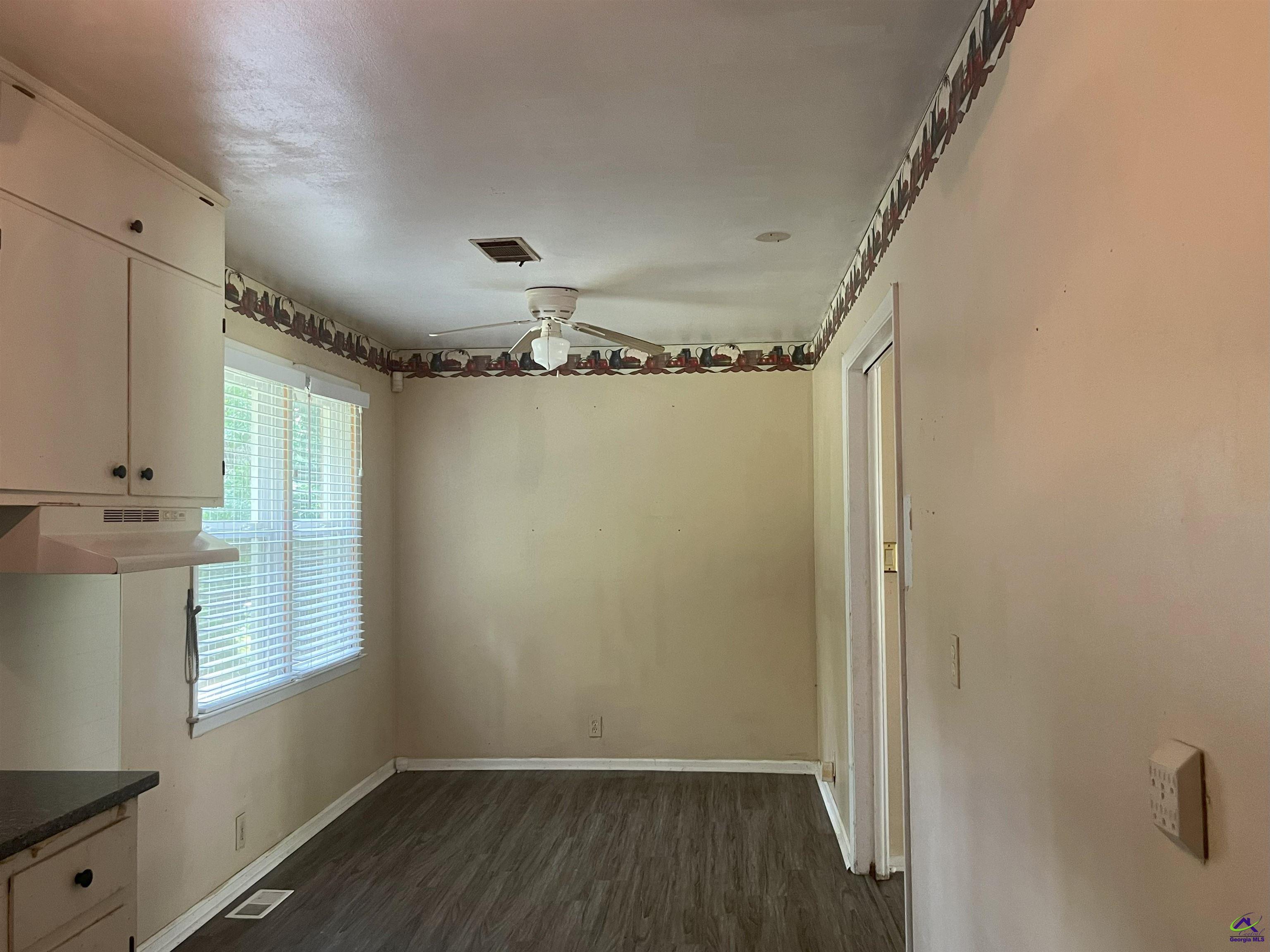 3347 Thunderbird Road