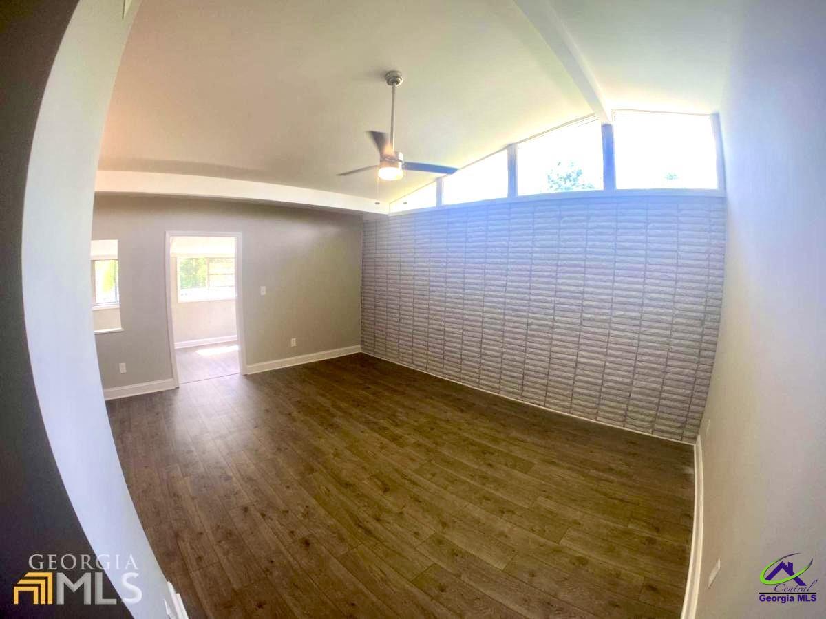 203 Pineview Drive
