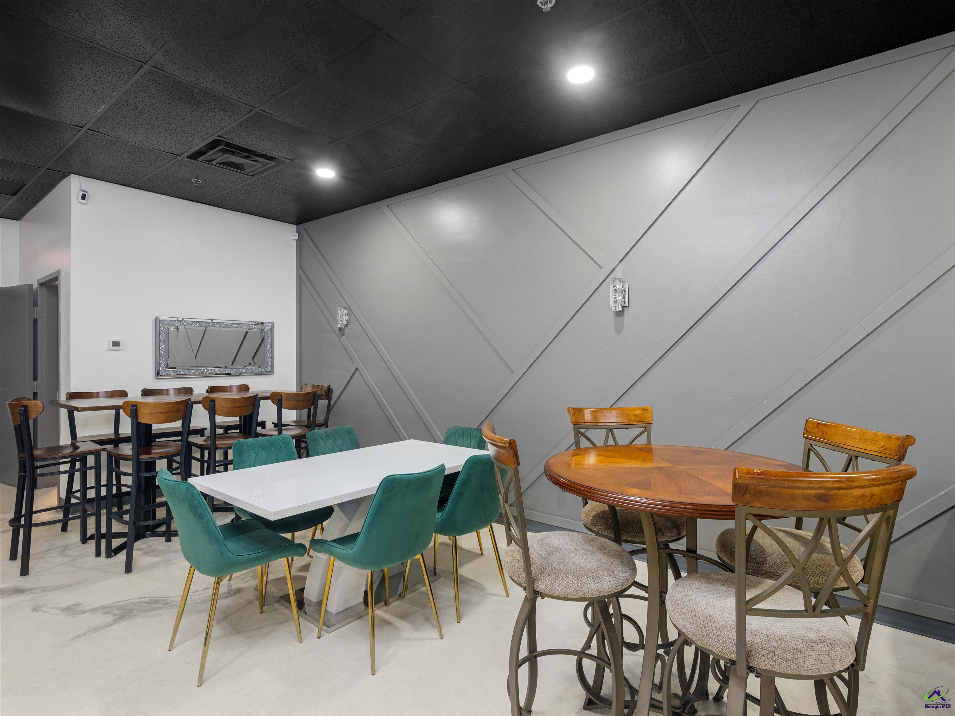 1122 McDonough Place