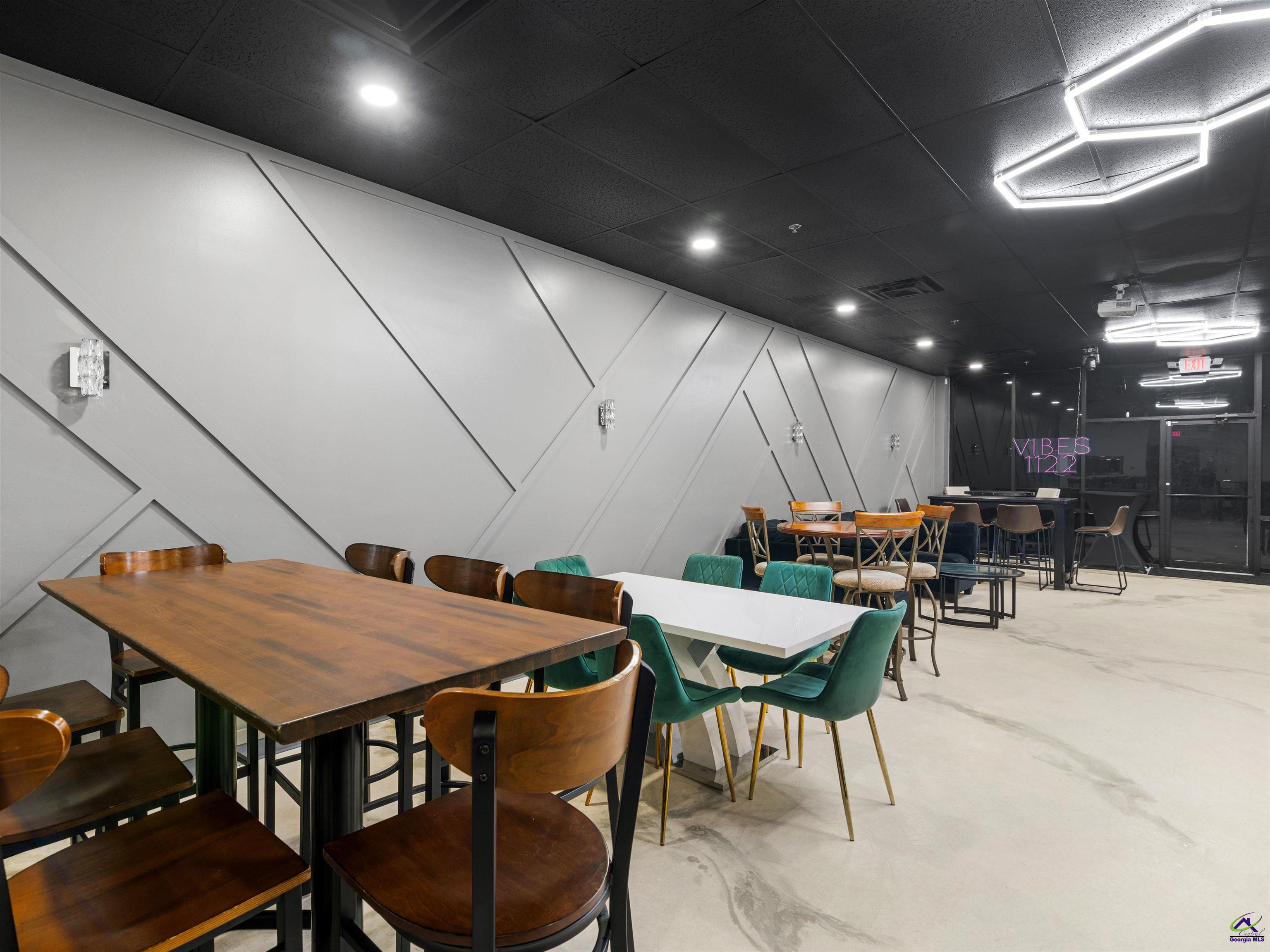 1122 McDonough Place