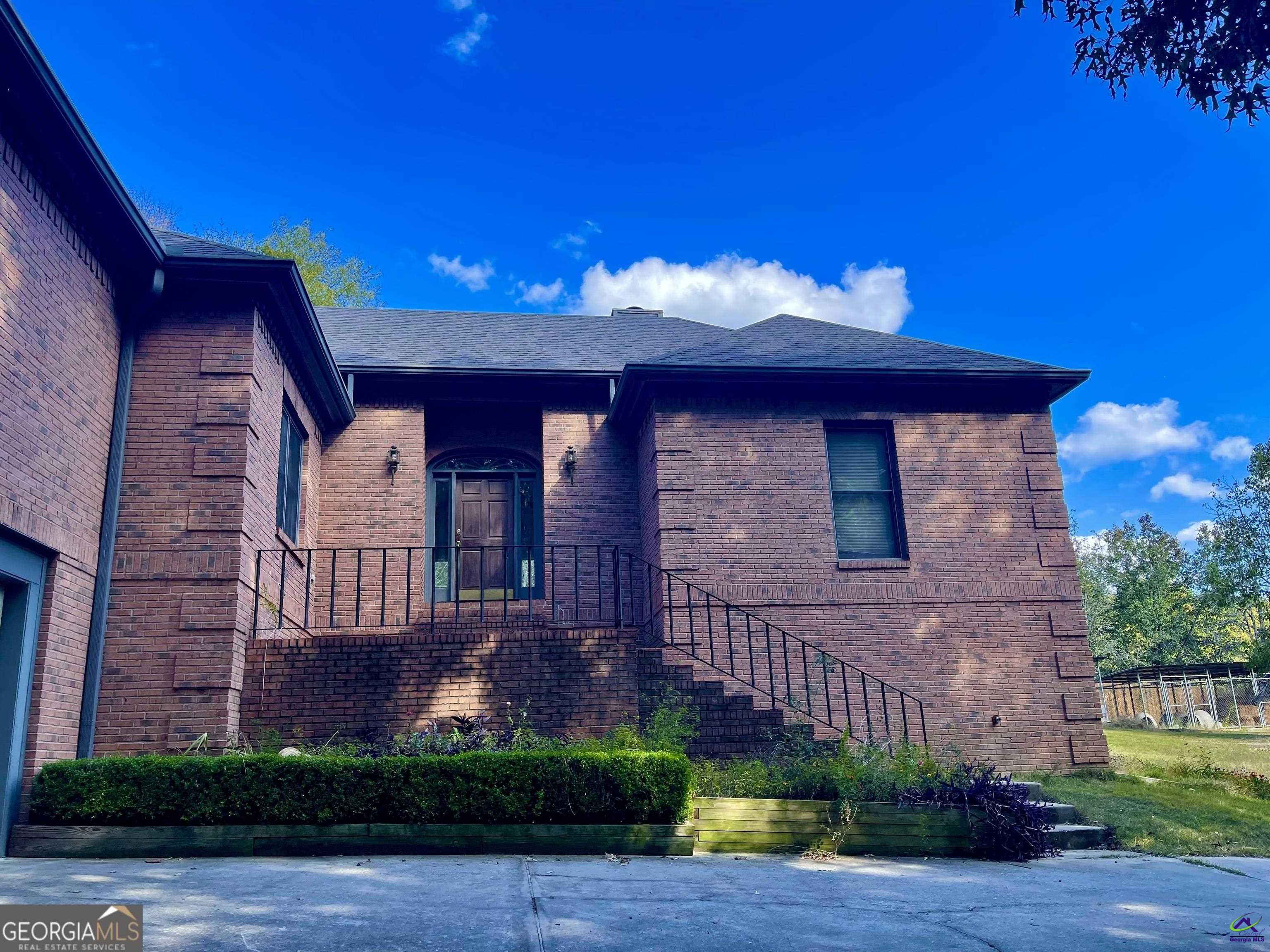 102 RED EAGLE Trail