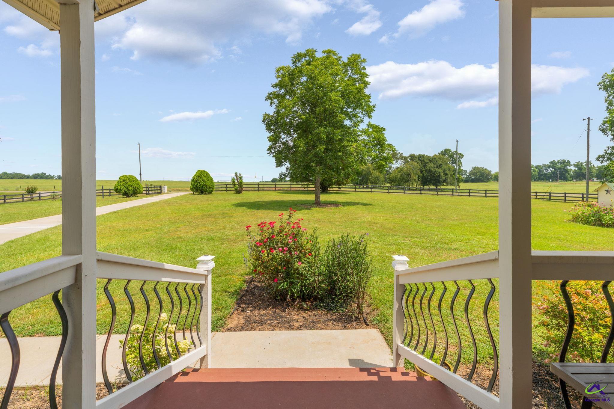 792 Ellis Road
