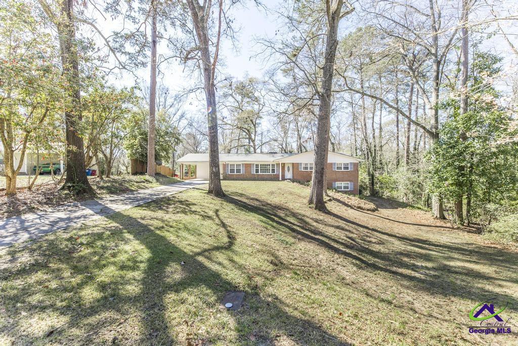 1035 S Pine Knoll Drive