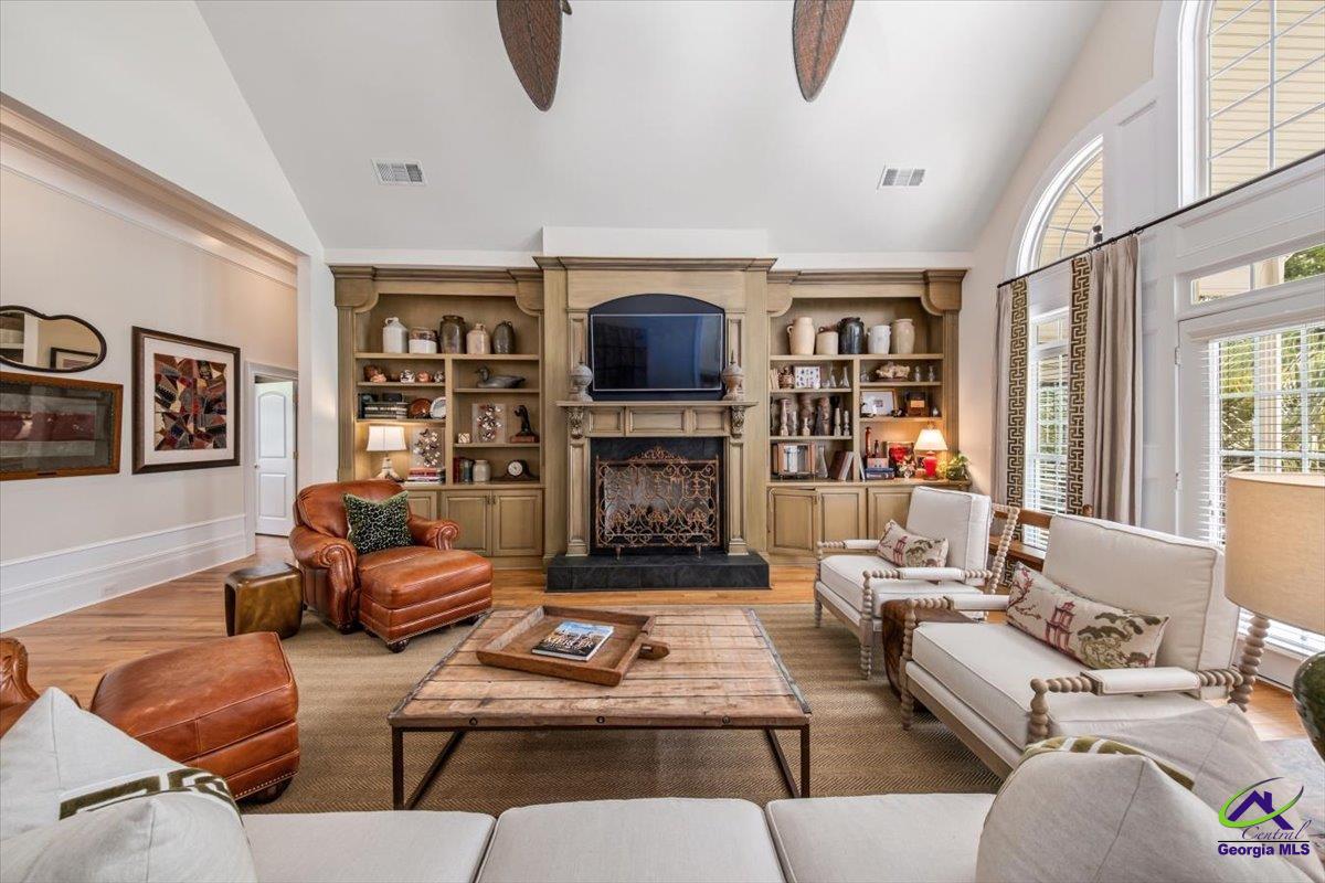 624 Bellgrove Point
