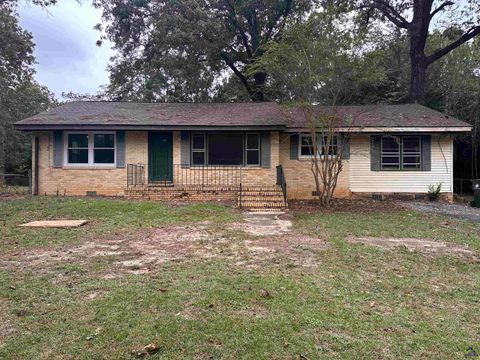 105 Robinhood Drive Warner Robins GA 31088