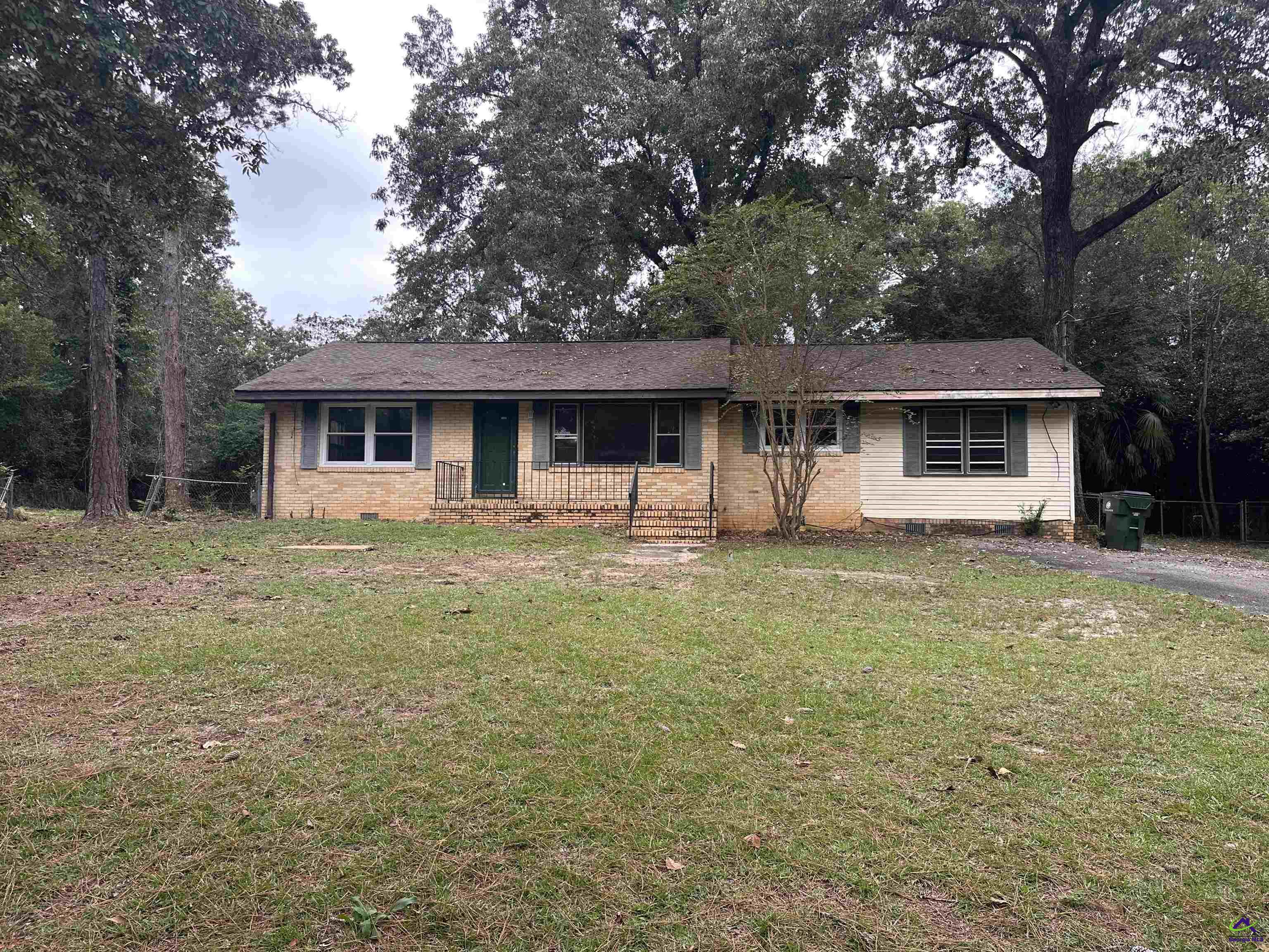 105 Robinhood Drive