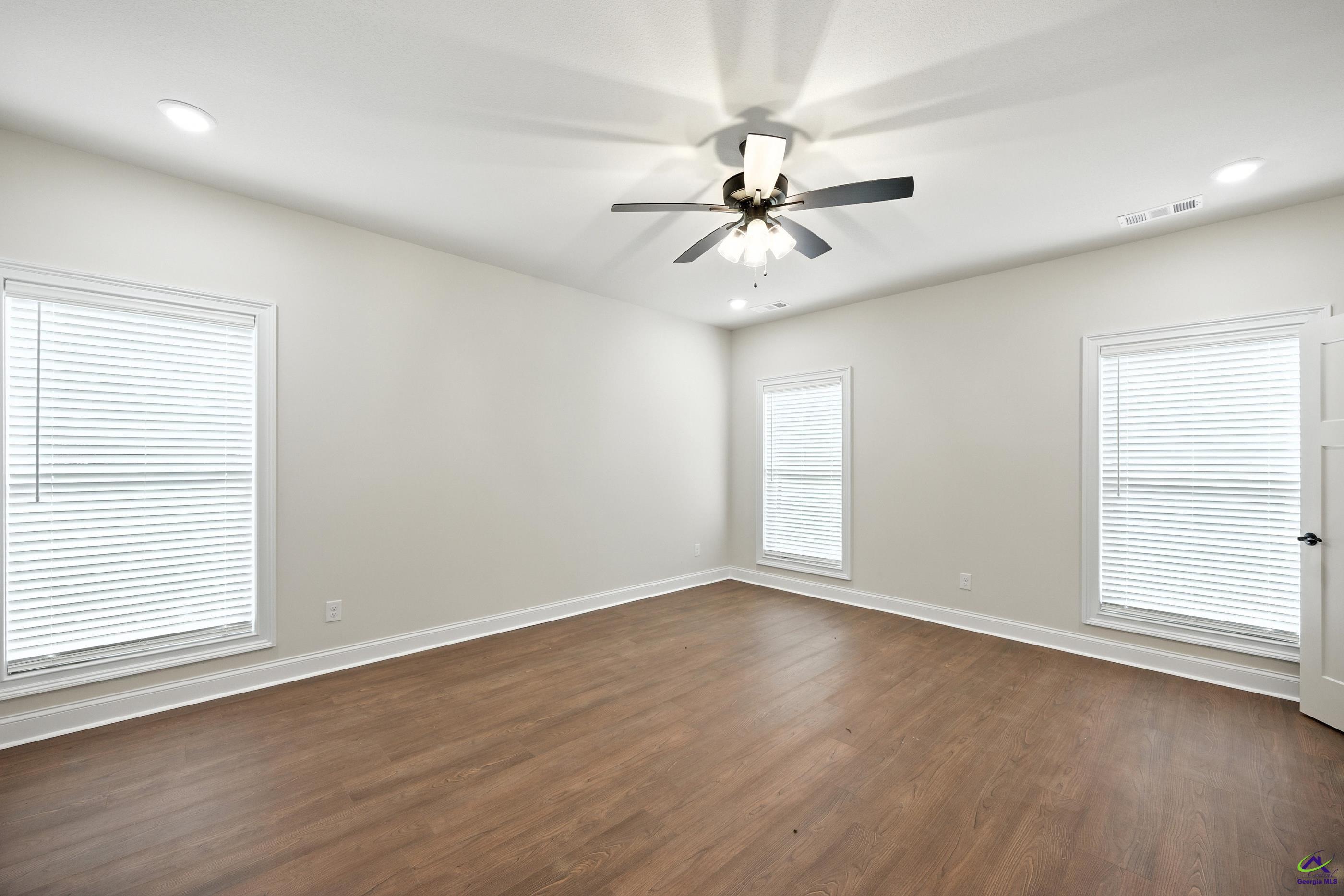 279 River North Boulevard