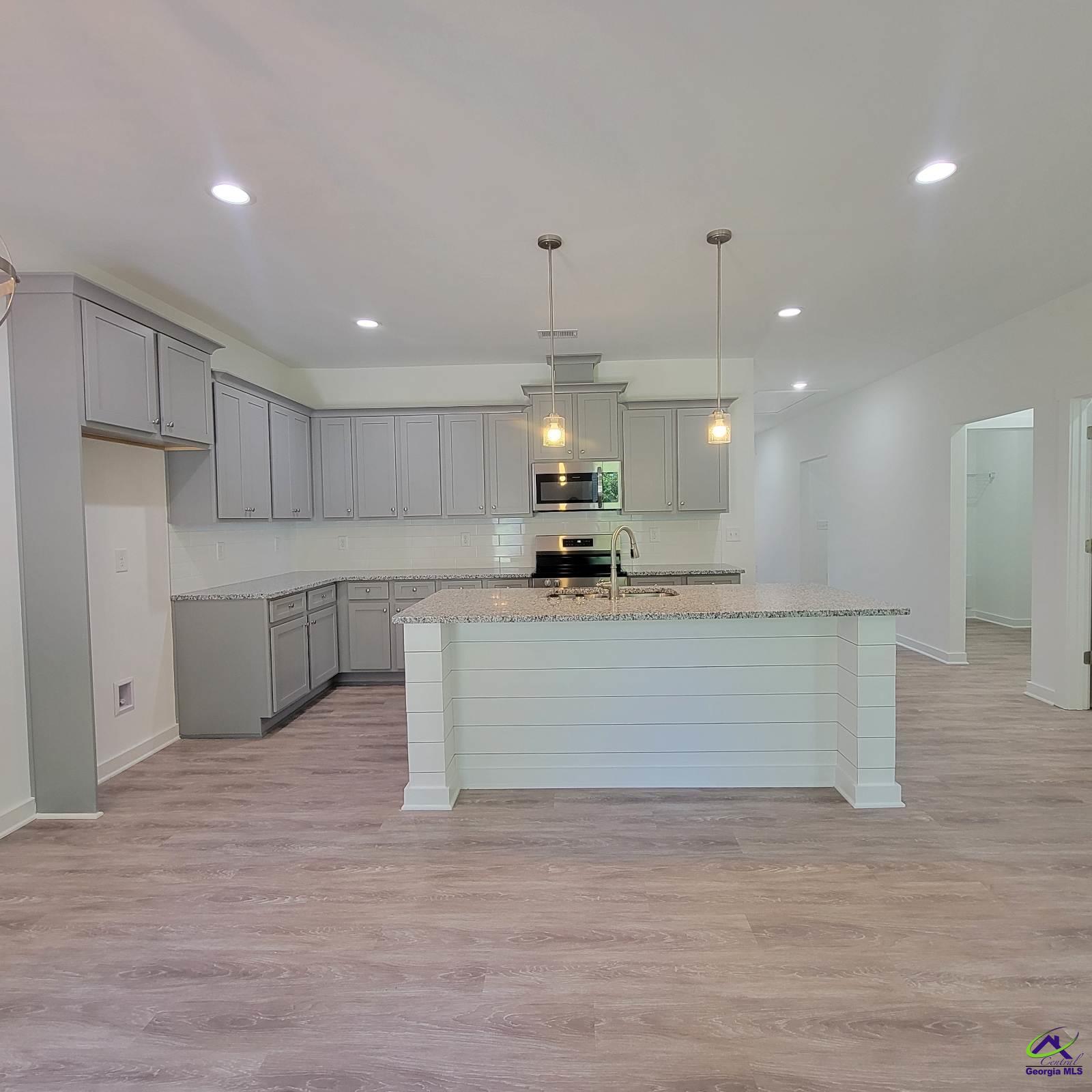 112 Breakwater Way