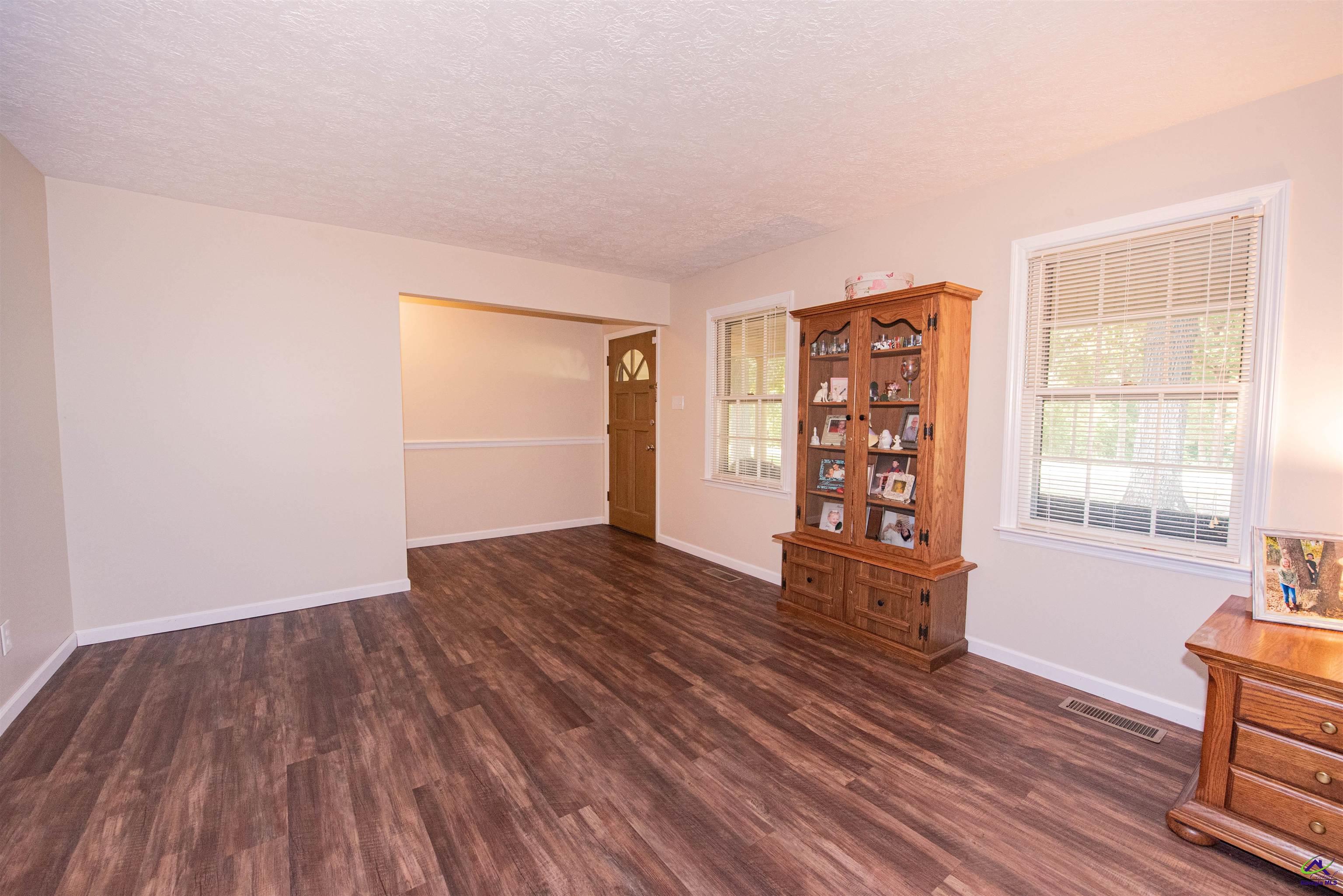 1004 Oak Ridge Drive