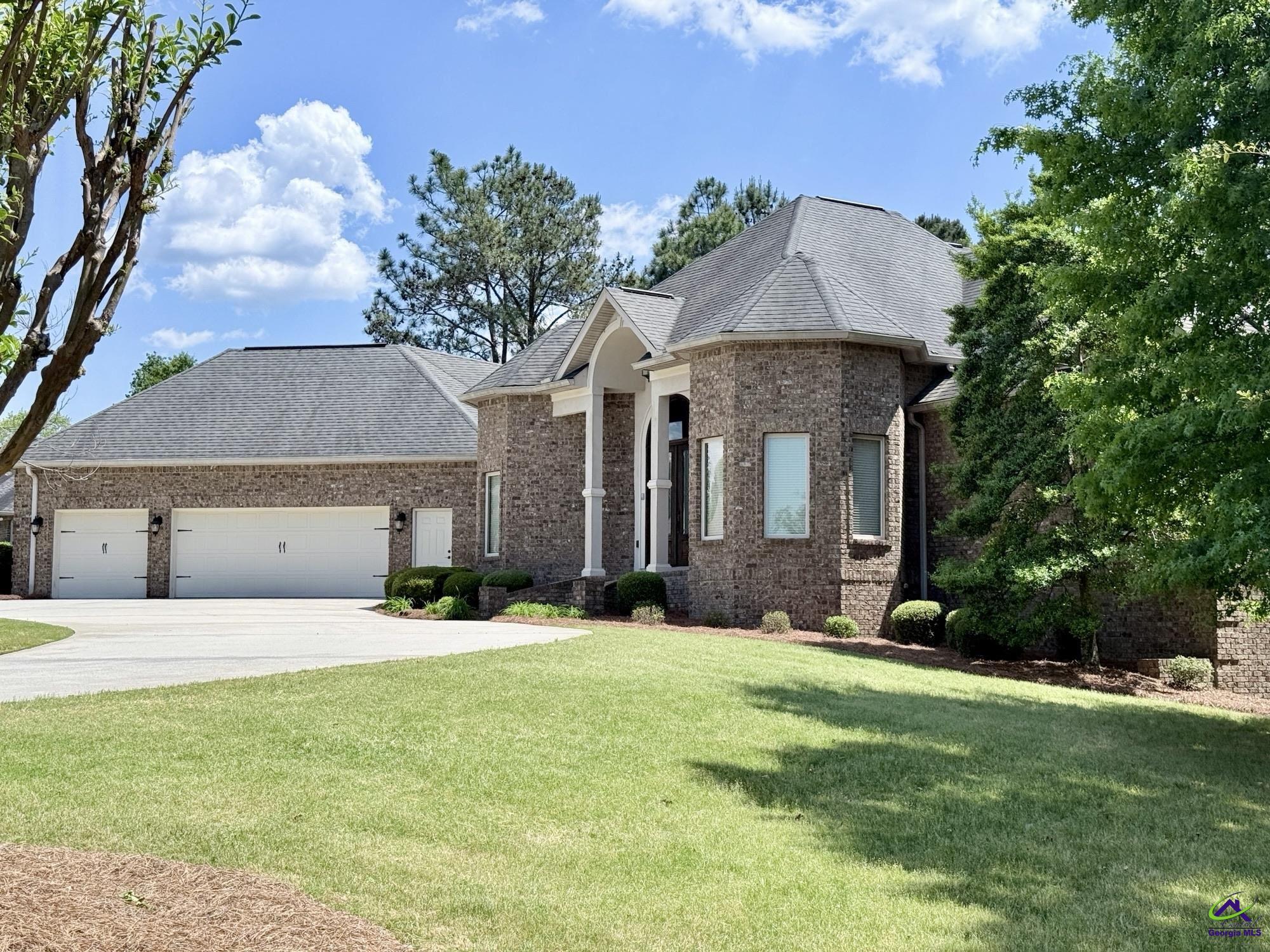 211 Lowpoint Trail