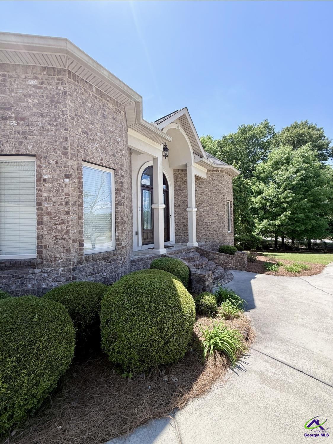211 Lowpoint Trail