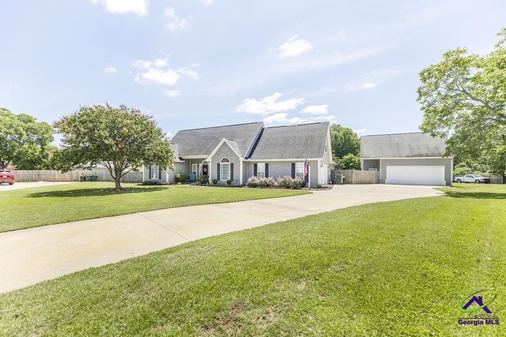 546 Grove Lane